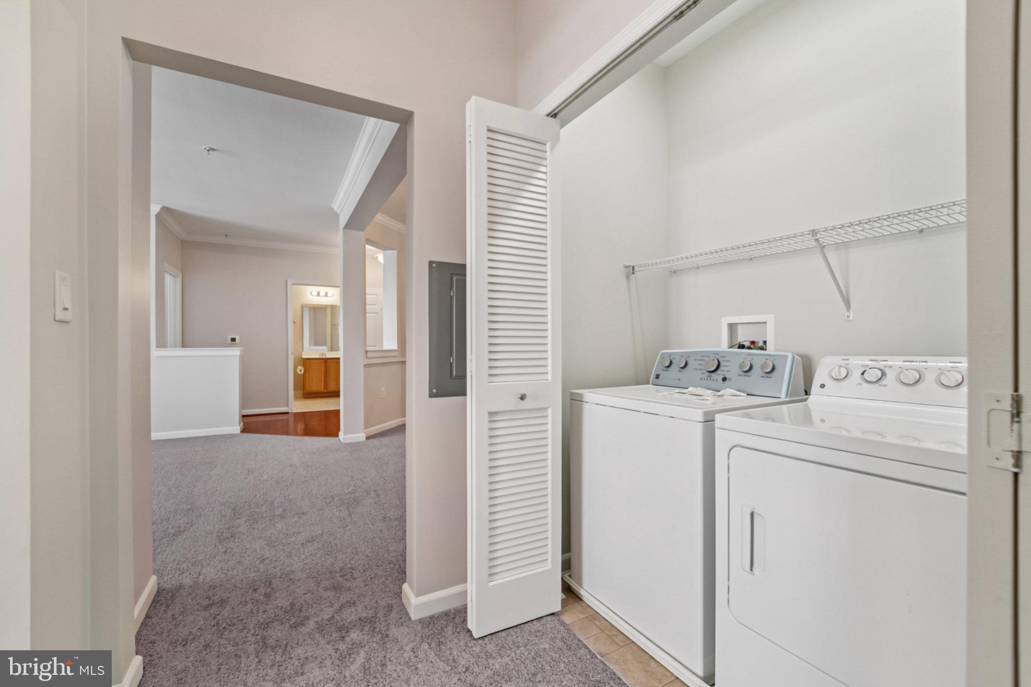 COURTYARDS AT WAVERLY WOODS EAST - Residential