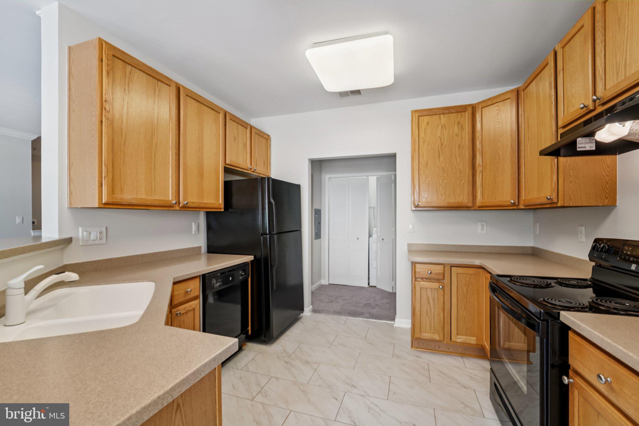 COURTYARDS AT WAVERLY WOODS EAST - Residential