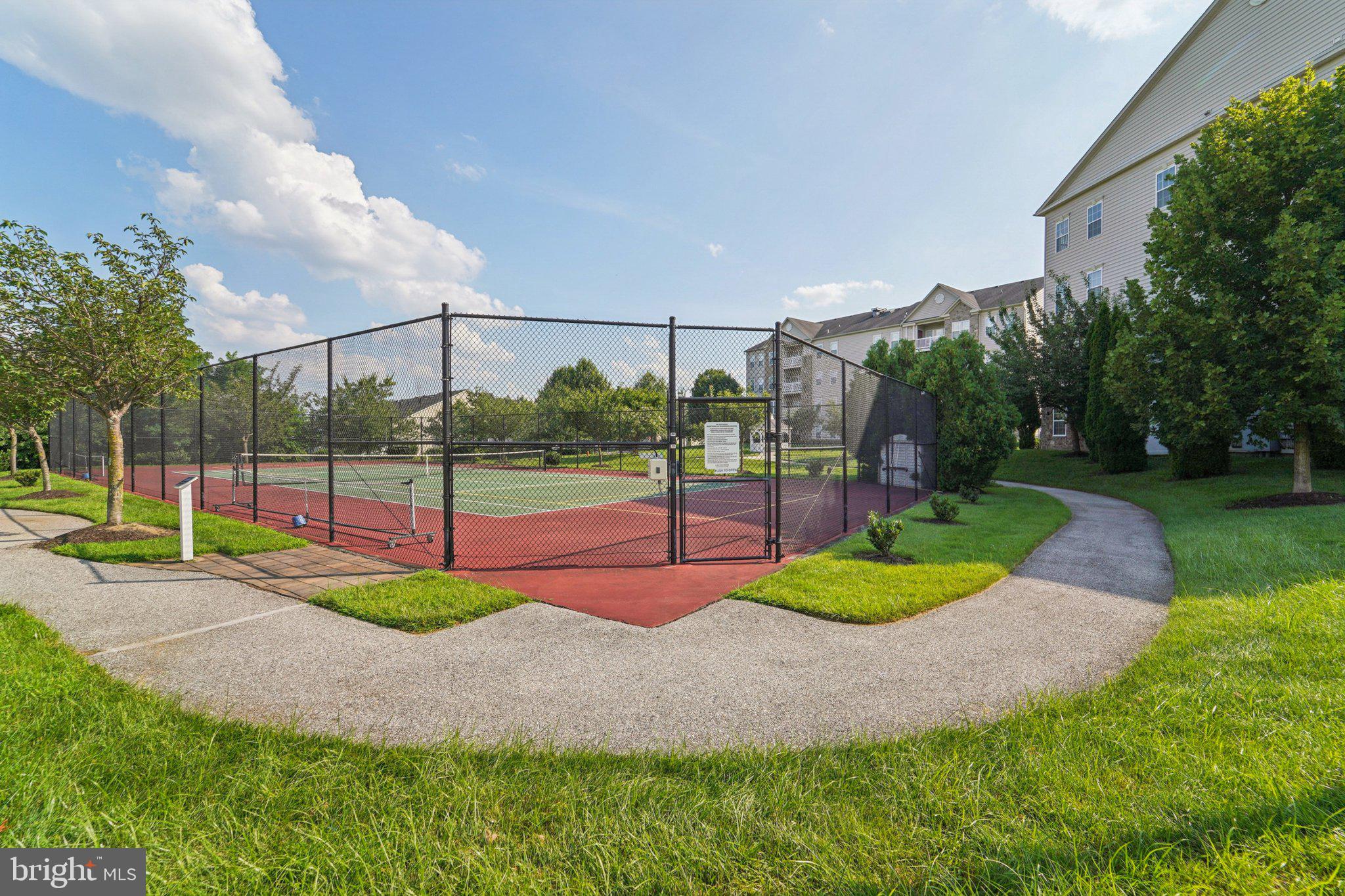 COURTYARDS AT WAVERLY WOODS EAST - Residential