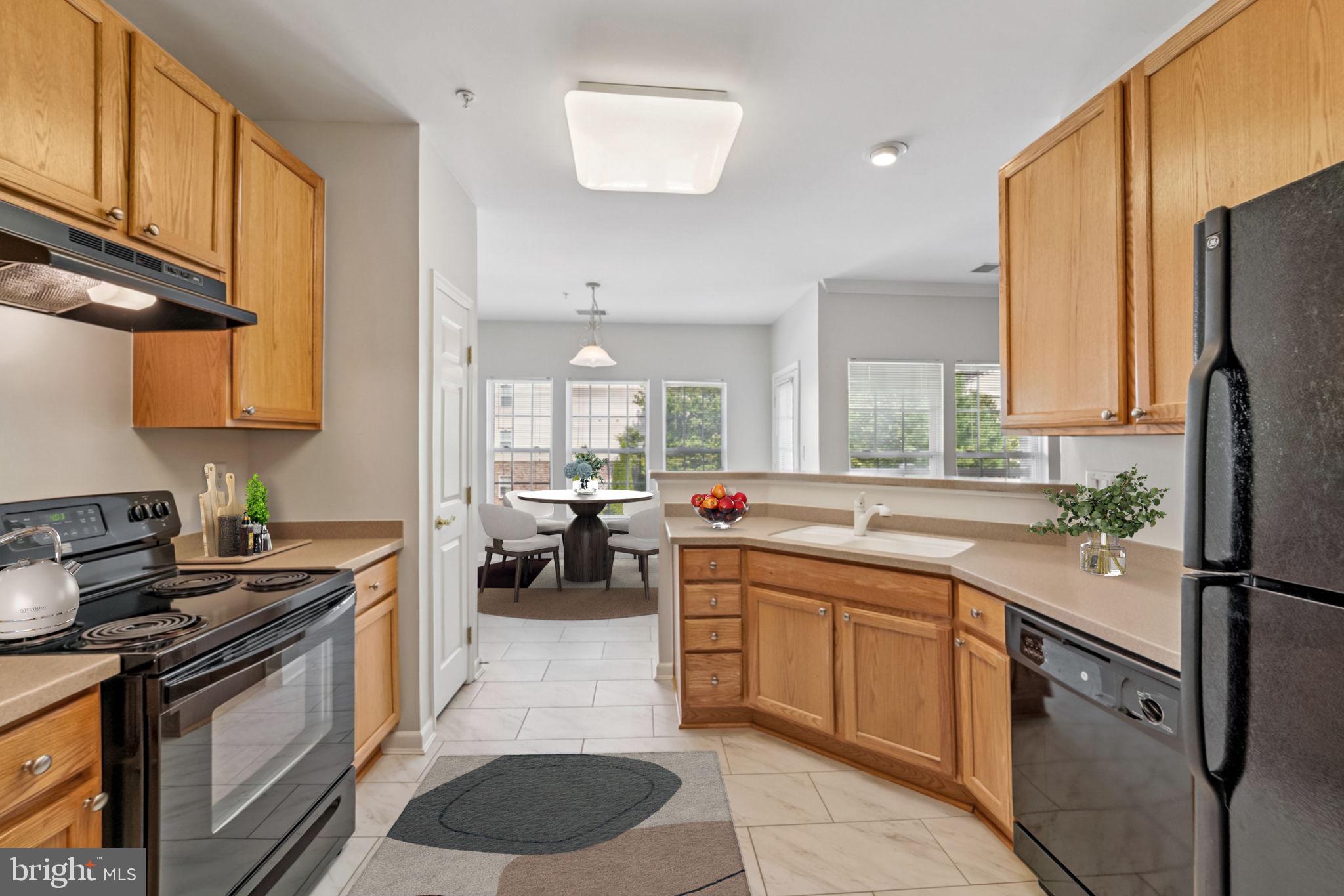 COURTYARDS AT WAVERLY WOODS EAST - Residential