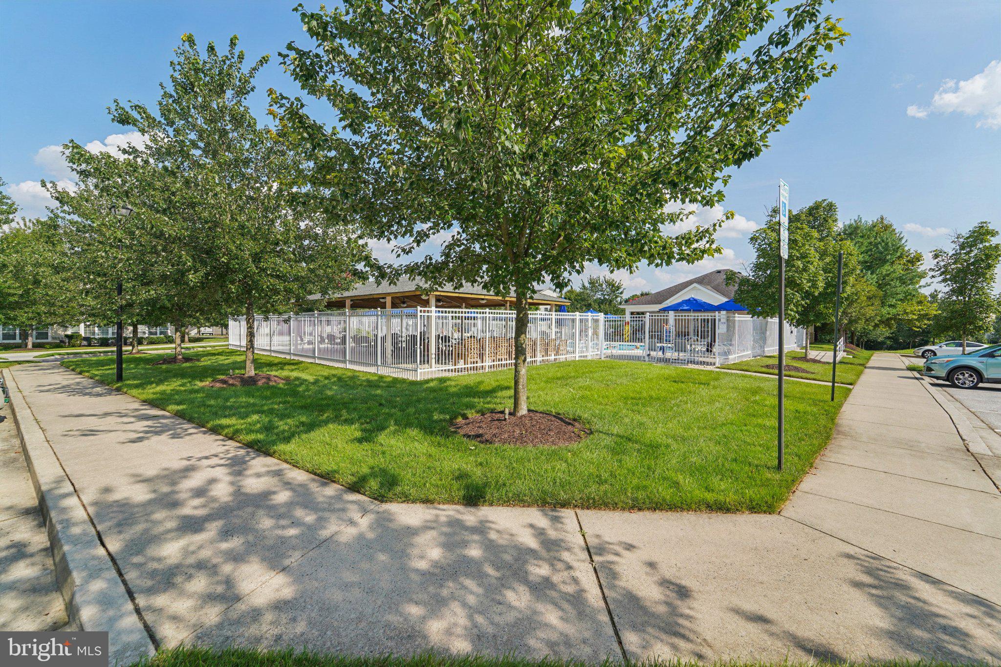 COURTYARDS AT WAVERLY WOODS EAST - Residential