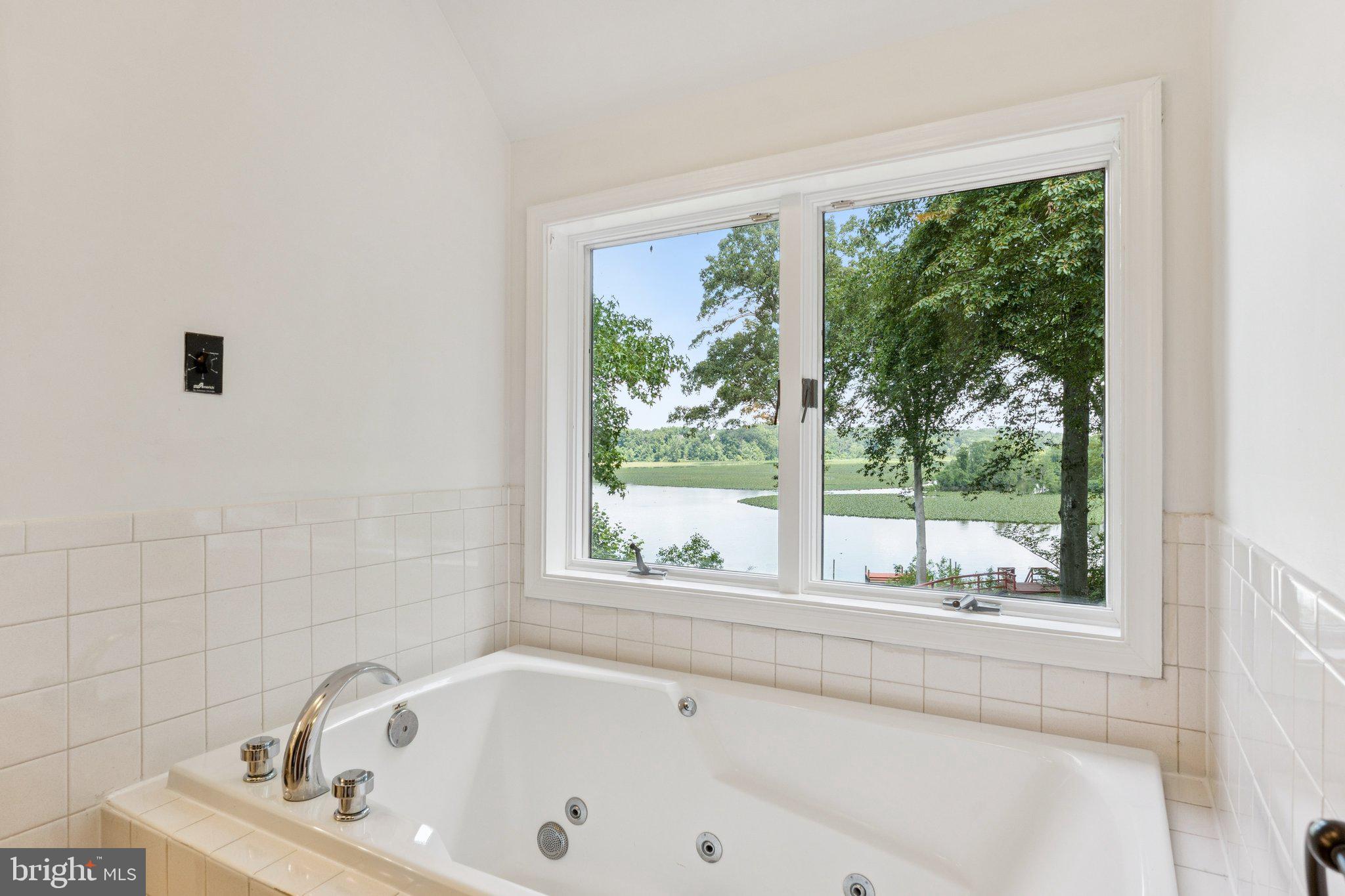 BATTERSEA ON THE BAY - Residential