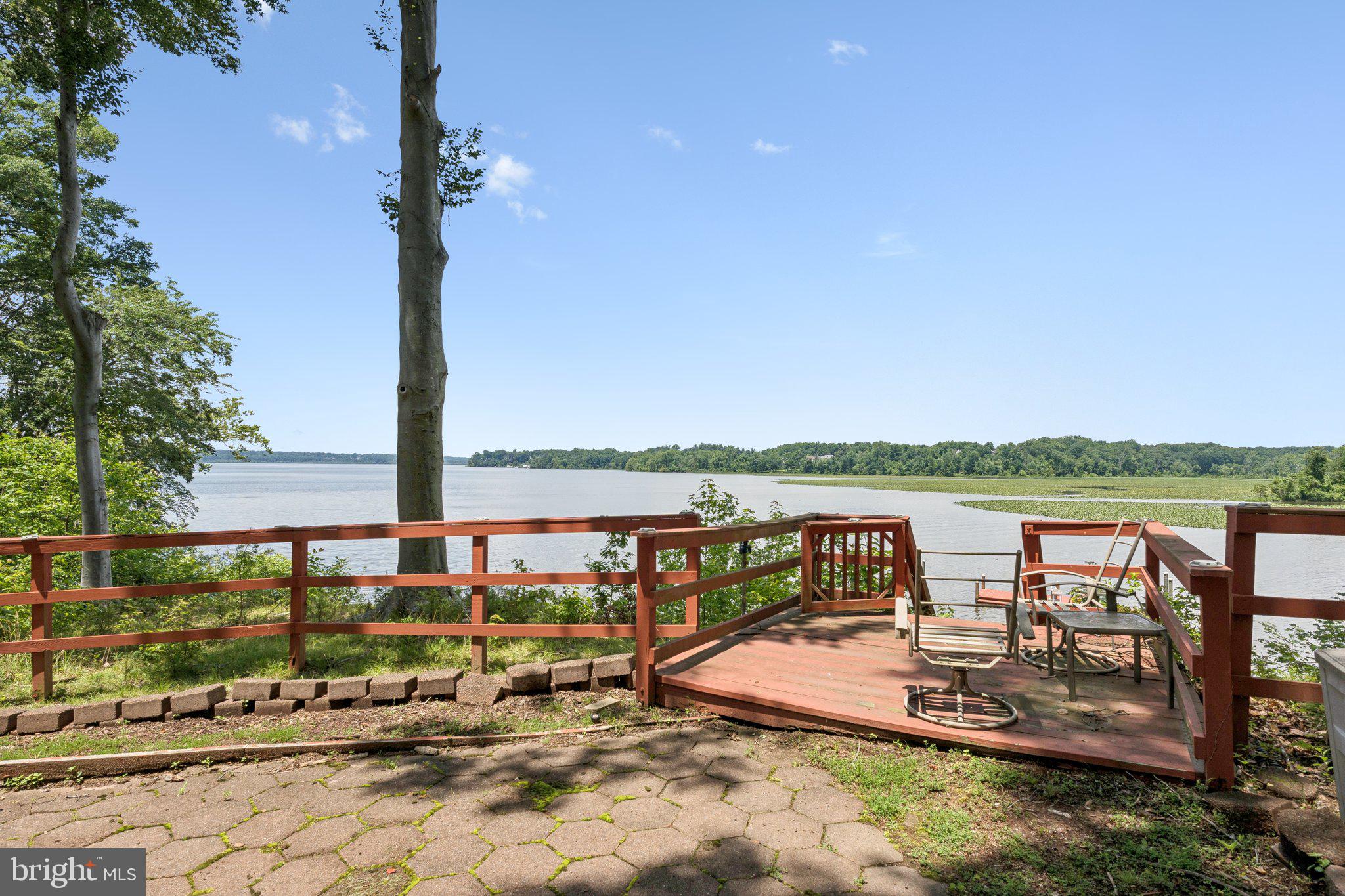 BATTERSEA ON THE BAY - Residential