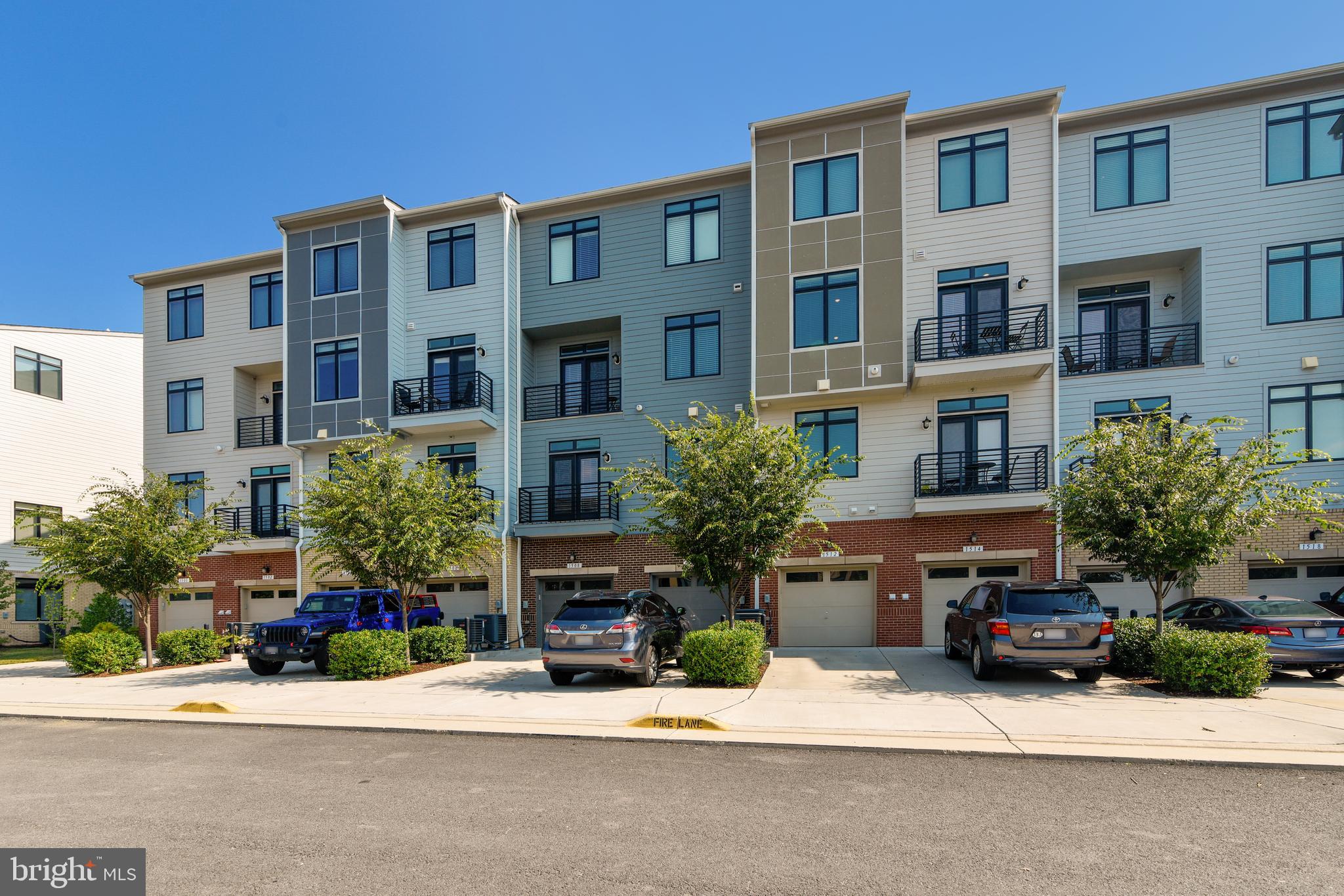 LOFTS AT VILLAGE WALK - Residential