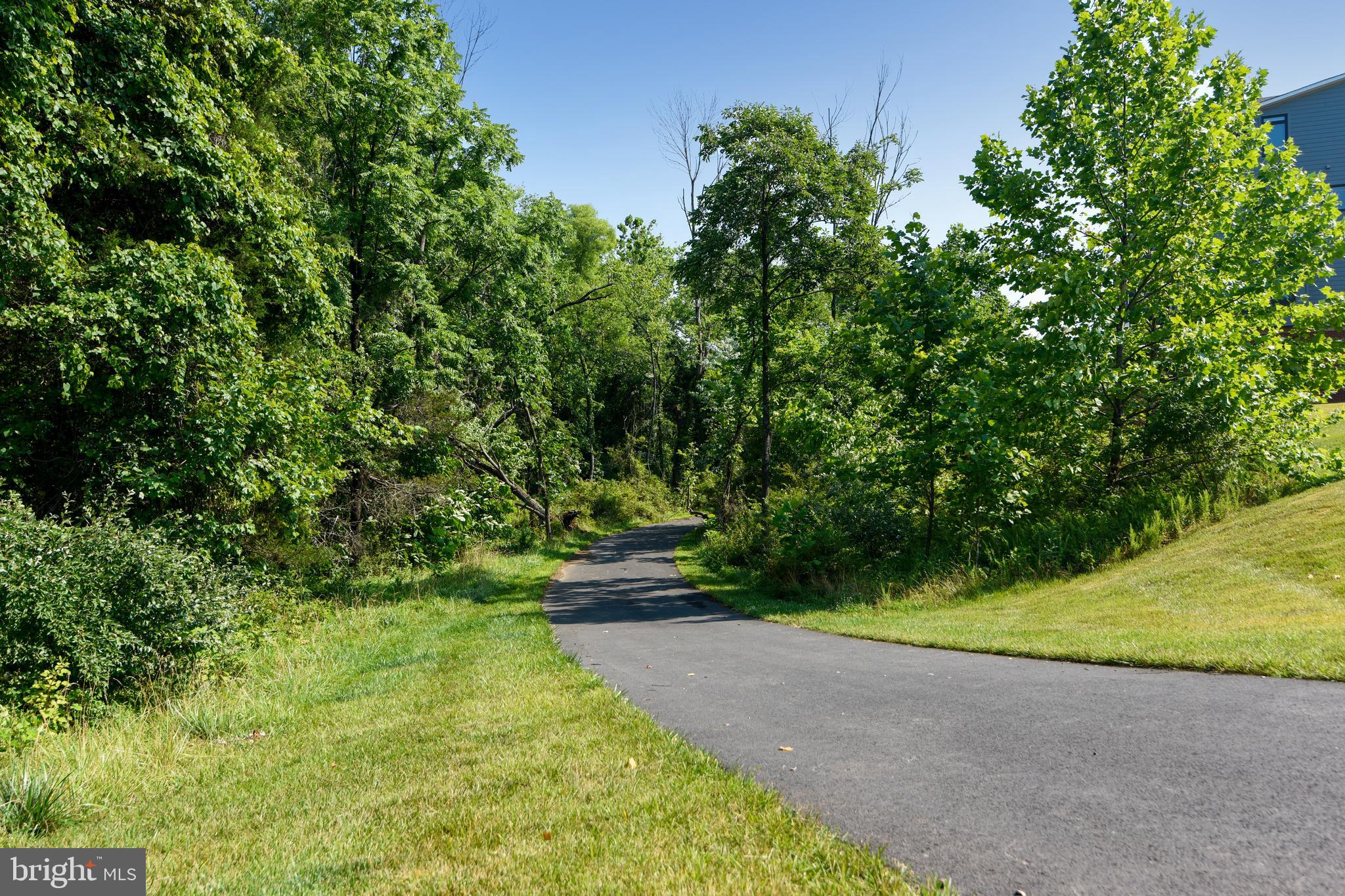 LOFTS AT VILLAGE WALK - Residential