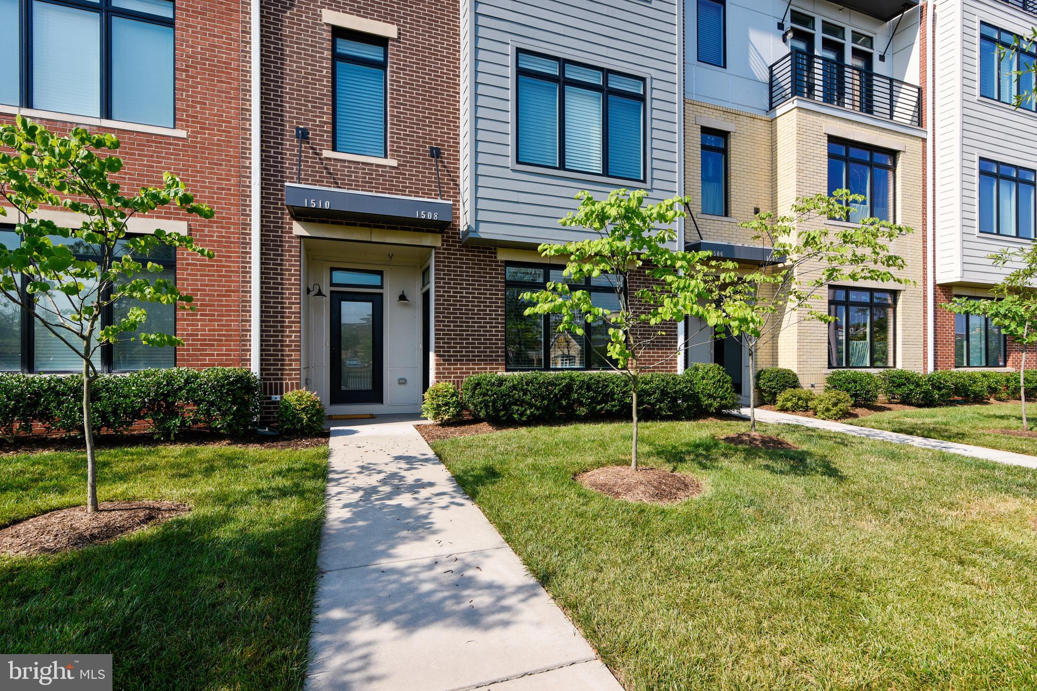 LOFTS AT VILLAGE WALK - Residential