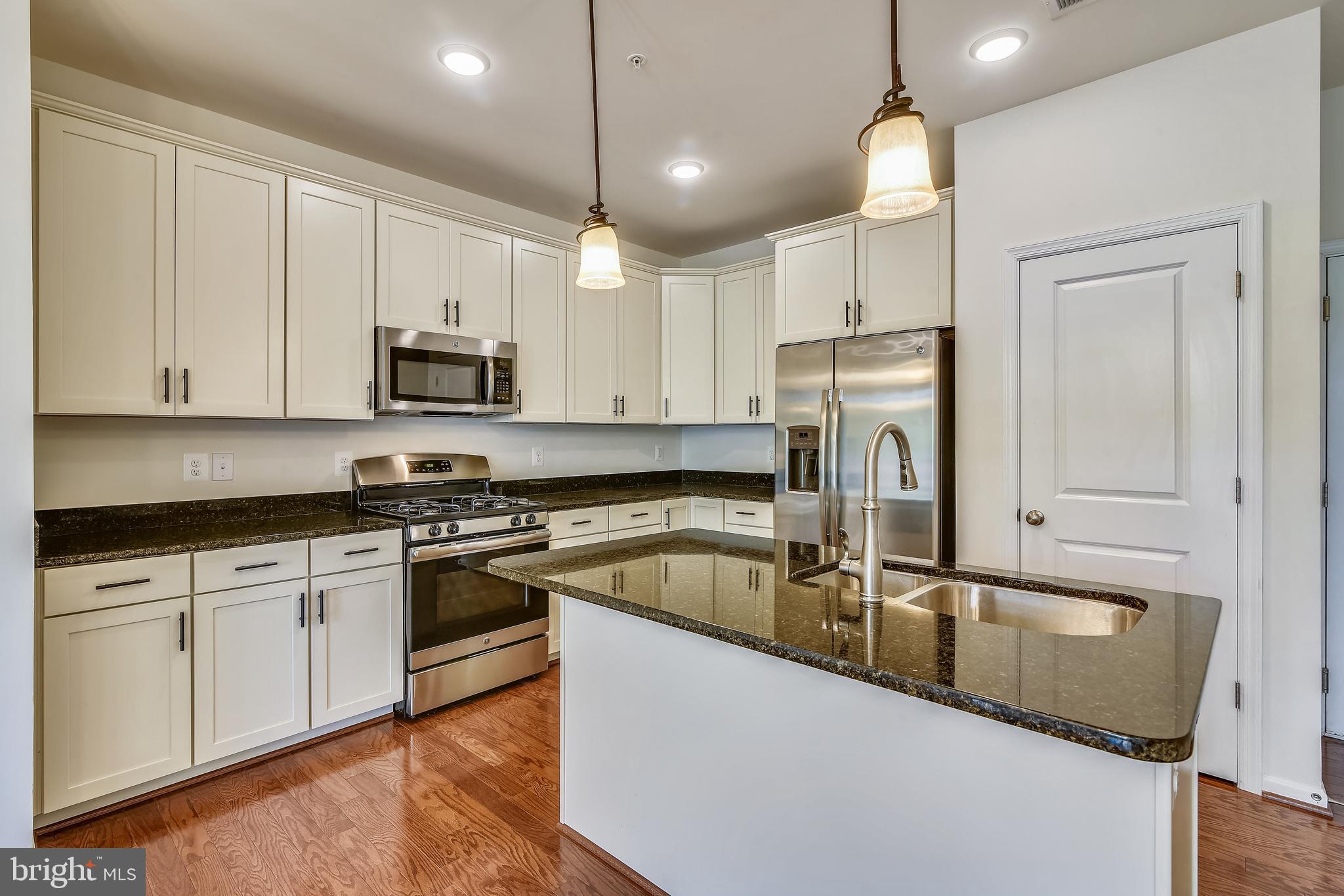 LOFTS AT VILLAGE WALK - Residential