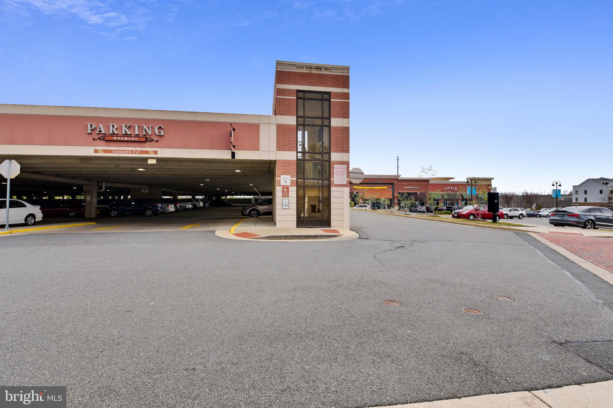 LOFTS AT VILLAGE WALK - Residential