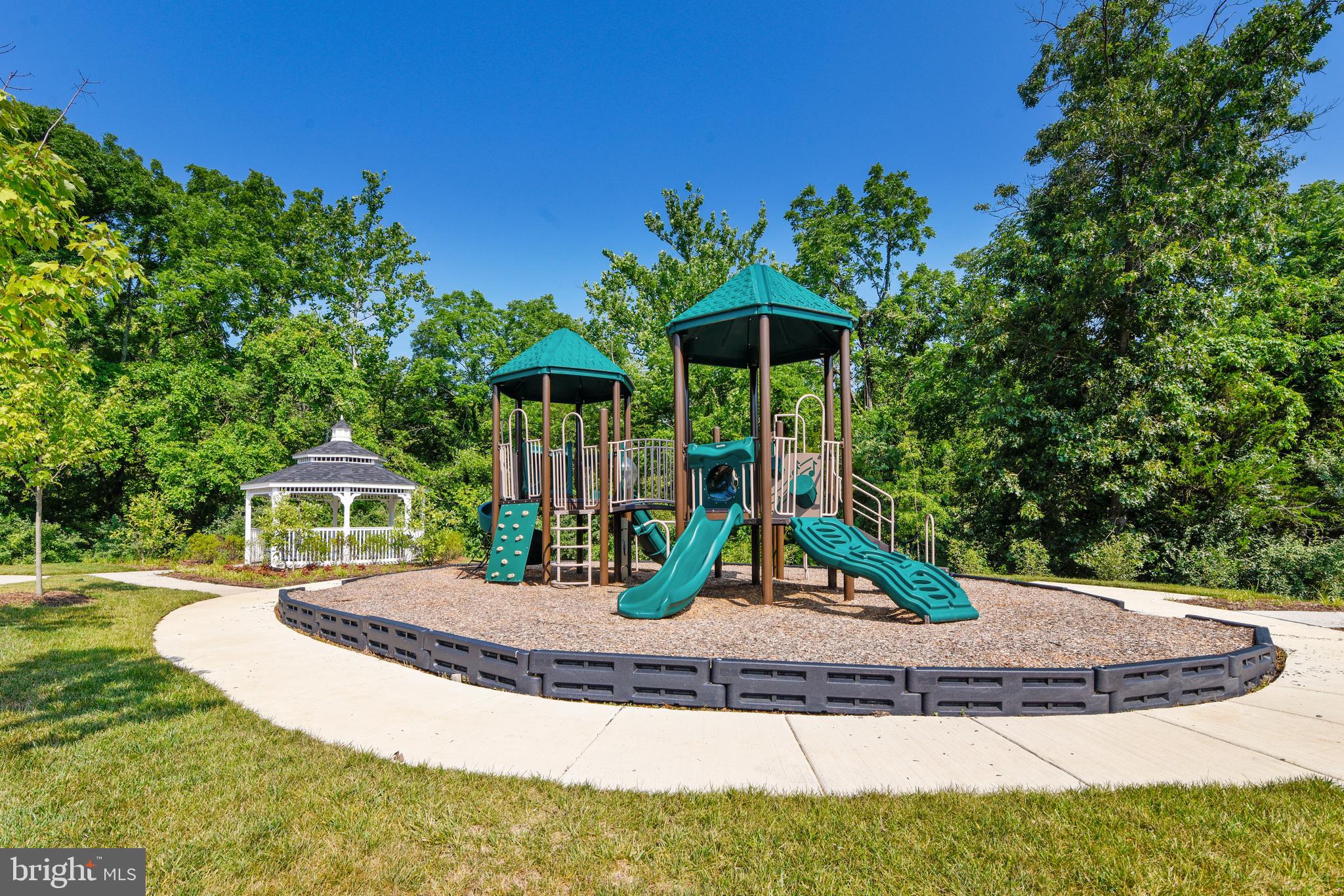 LOFTS AT VILLAGE WALK - Residential