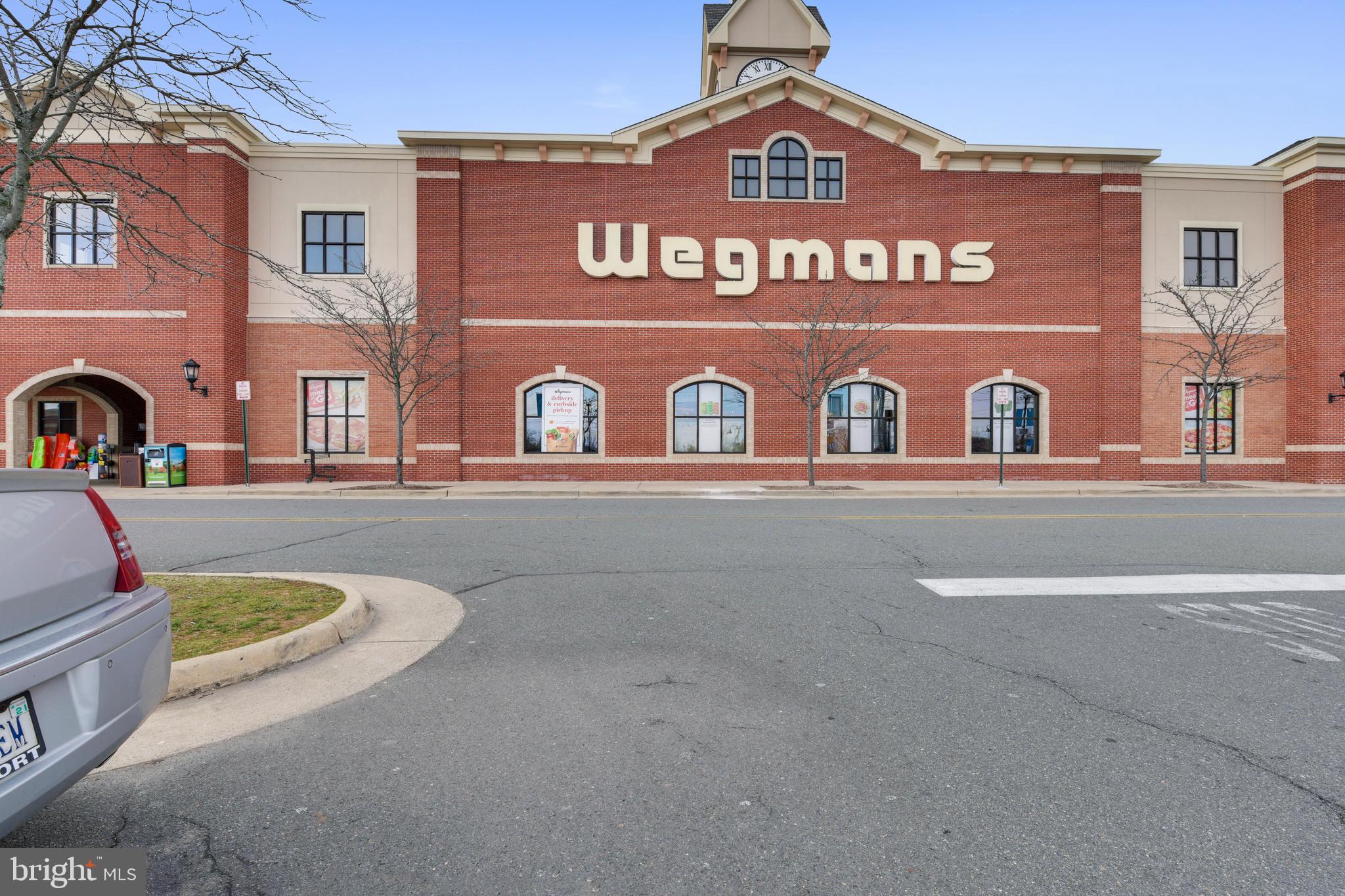 LOFTS AT VILLAGE WALK - Residential