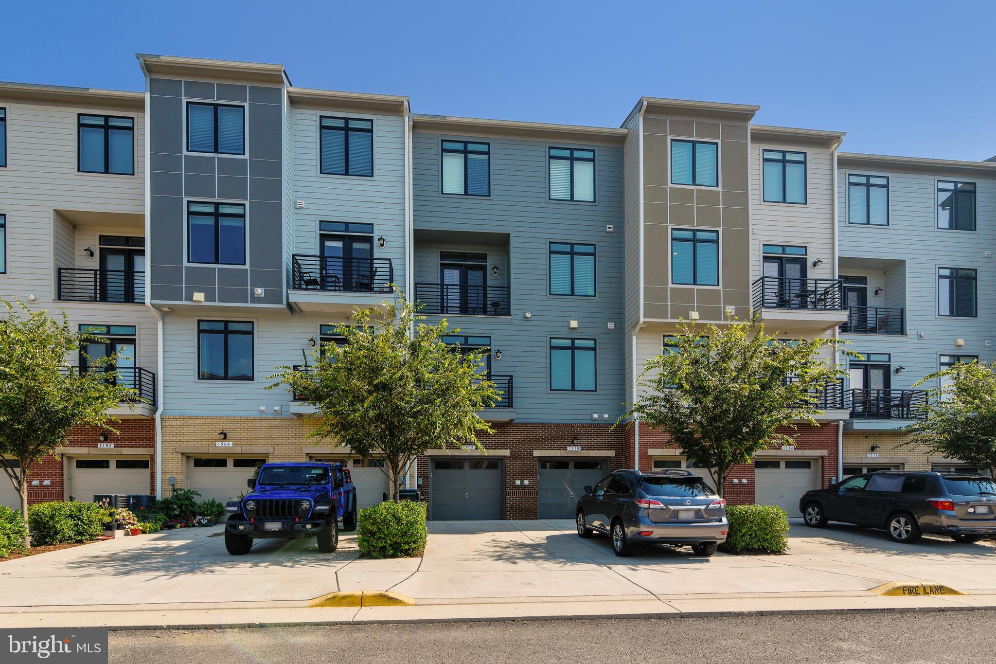 LOFTS AT VILLAGE WALK - Residential
