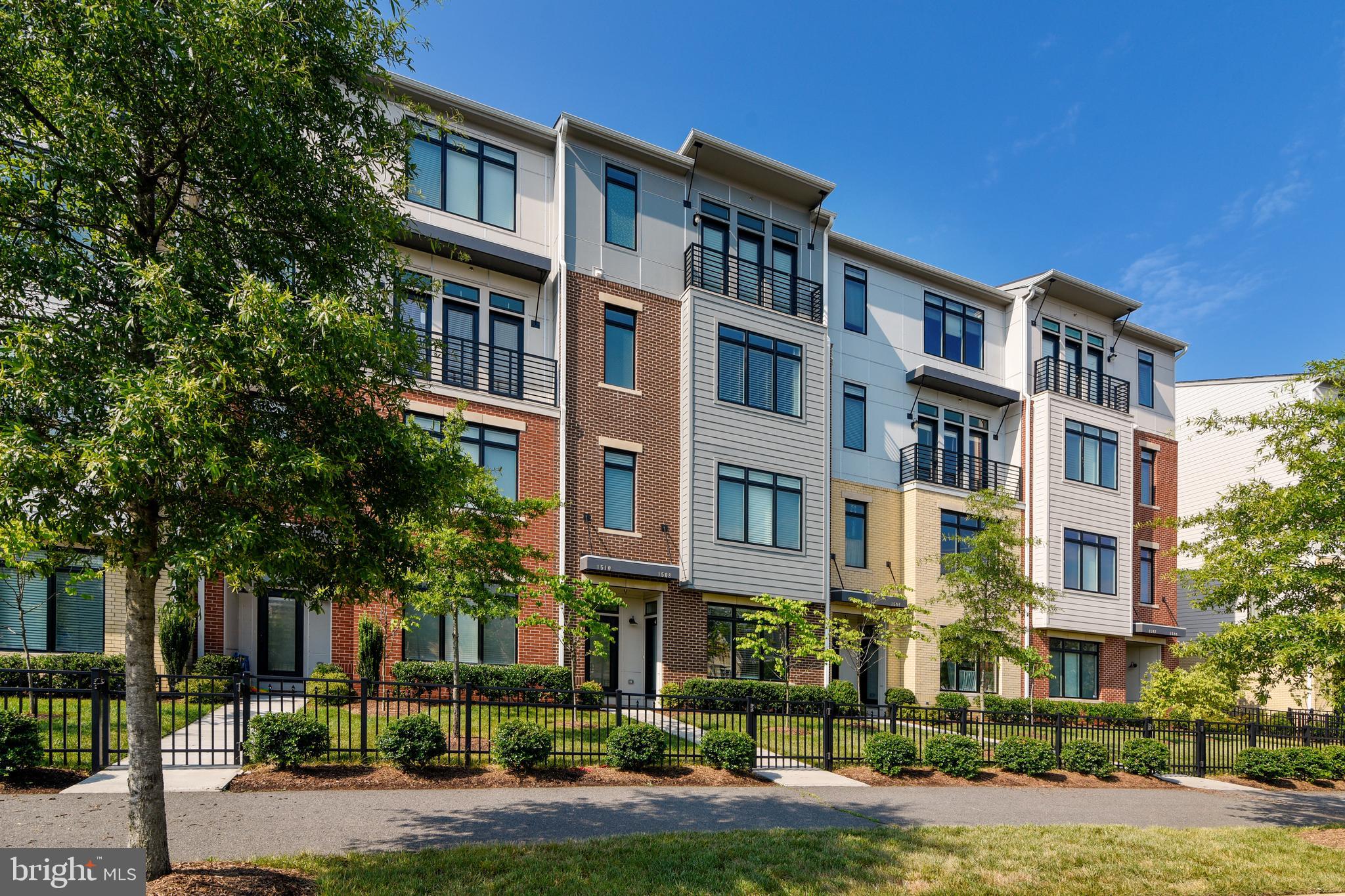 LOFTS AT VILLAGE WALK - Residential