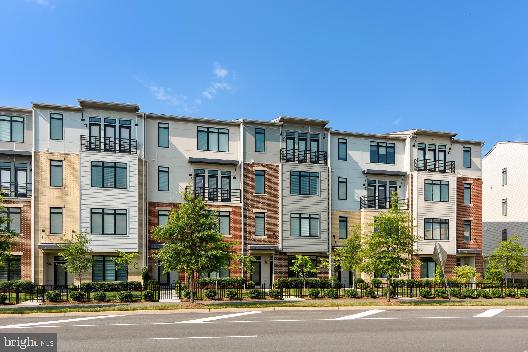 LOFTS AT VILLAGE WALK - Residential