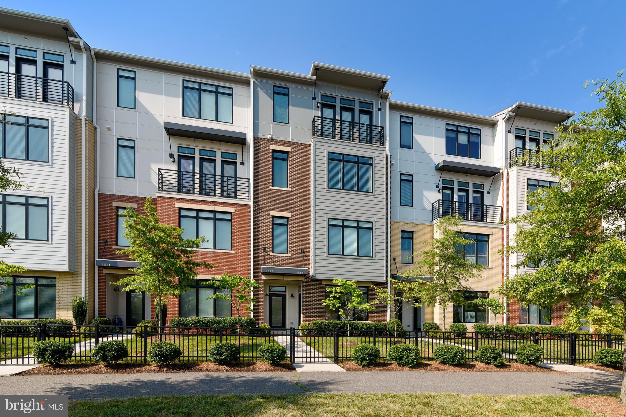 LOFTS AT VILLAGE WALK - Residential