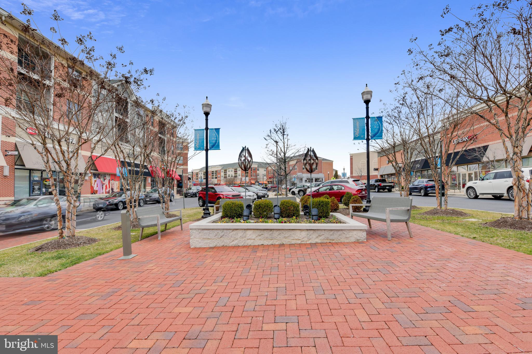 LOFTS AT VILLAGE WALK - Residential