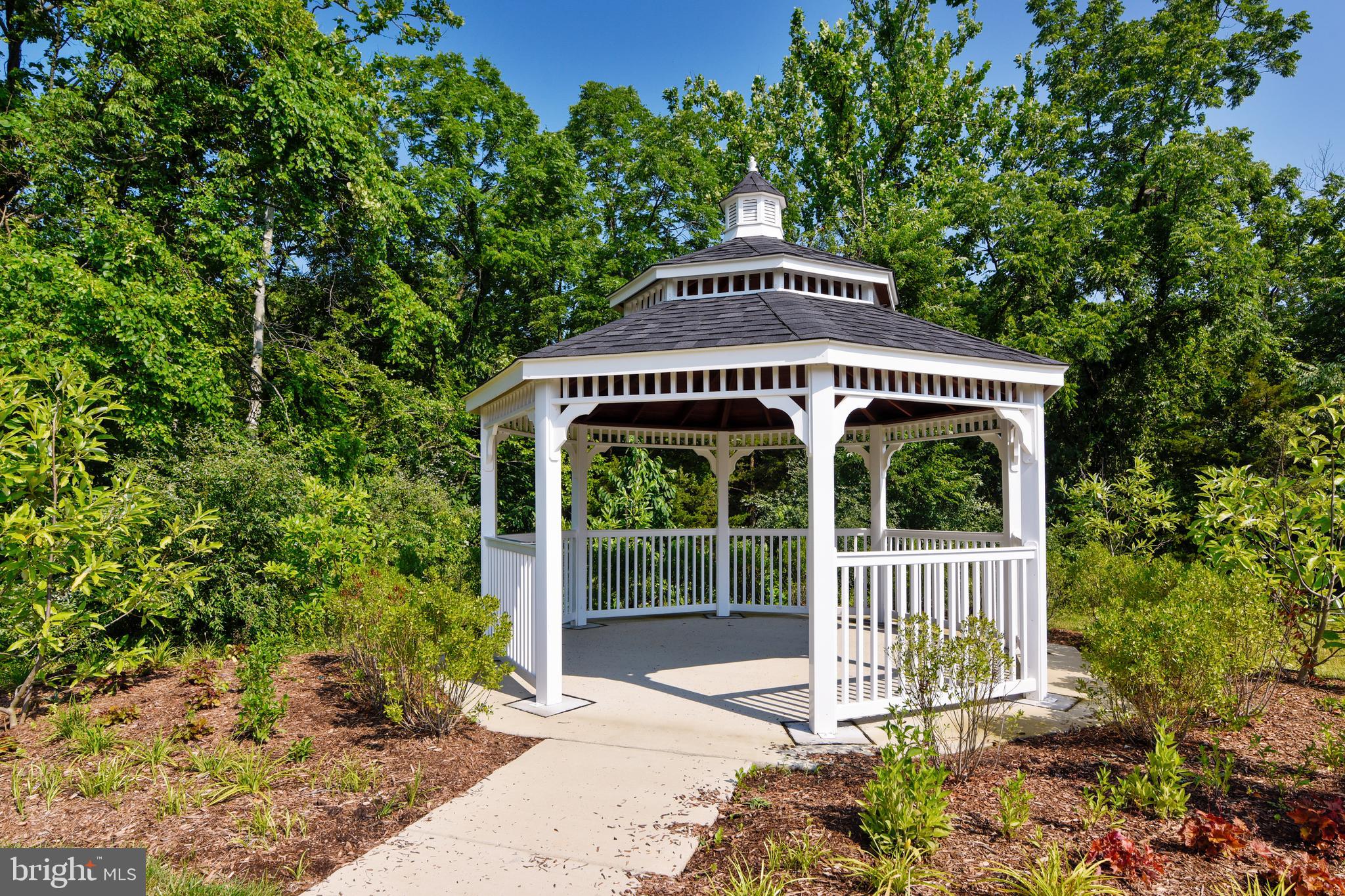 LOFTS AT VILLAGE WALK - Residential