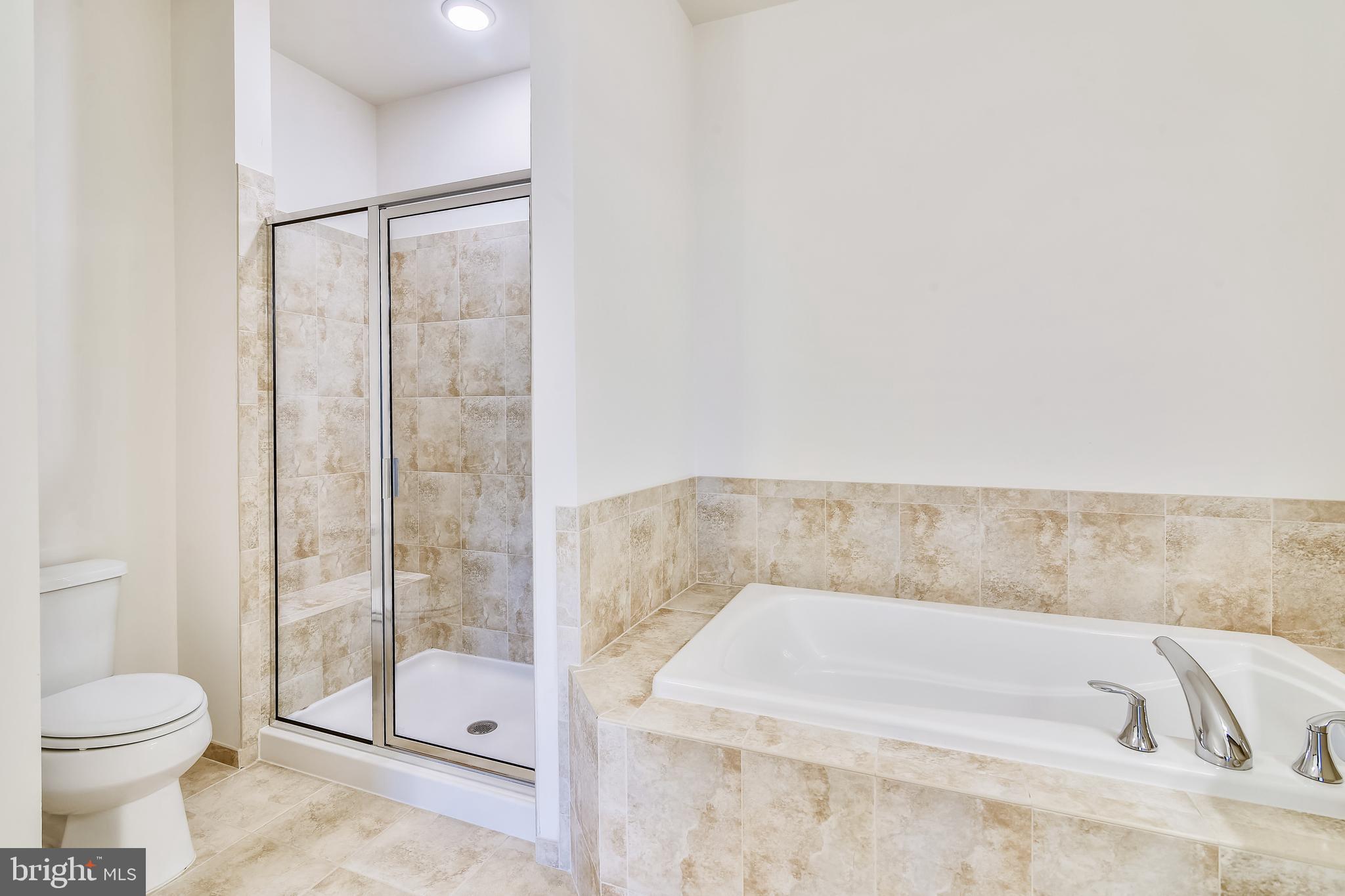 LOFTS AT VILLAGE WALK - Residential