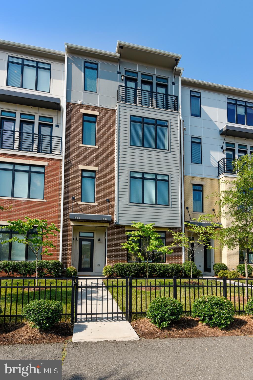 LOFTS AT VILLAGE WALK - Residential