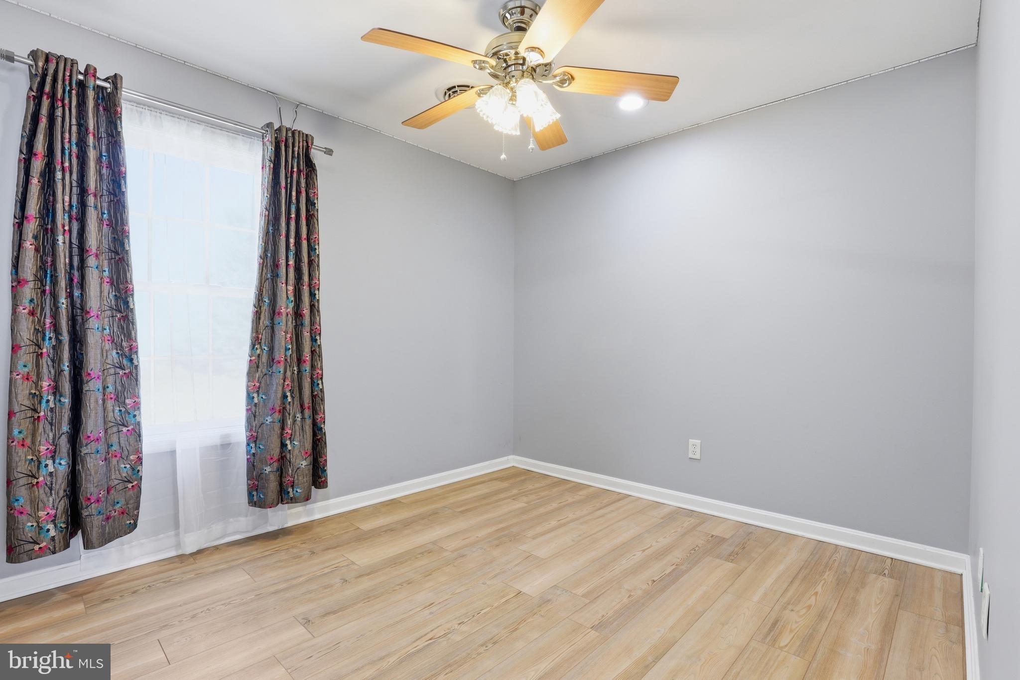 GRAND OAKS - Residential