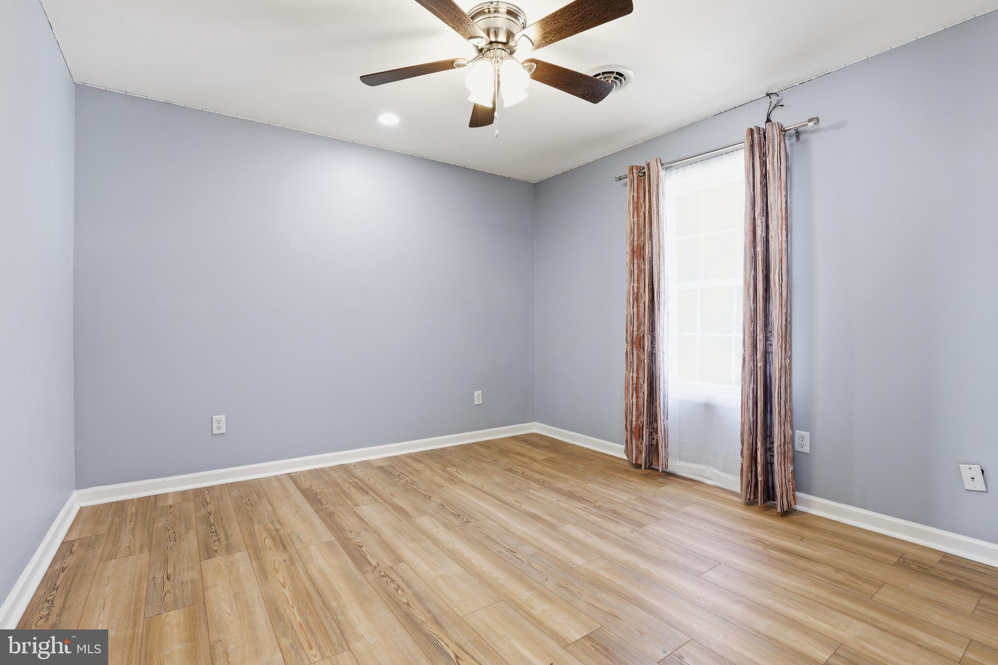 GRAND OAKS - Residential