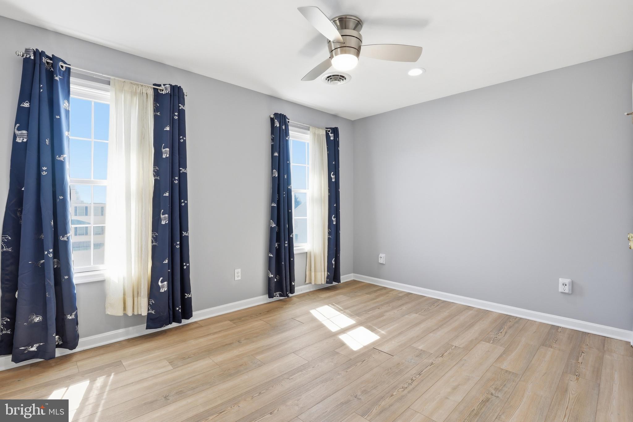 GRAND OAKS - Residential