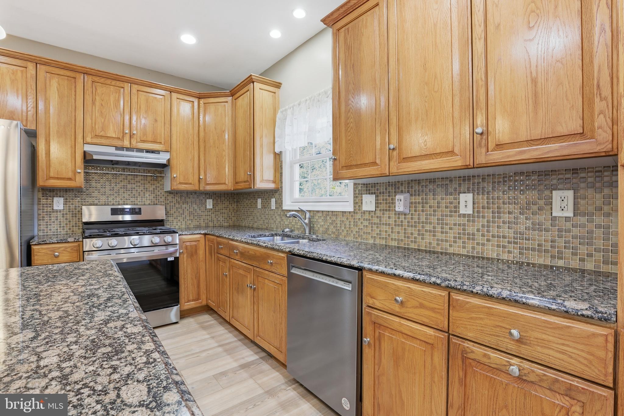 GRAND OAKS - Residential