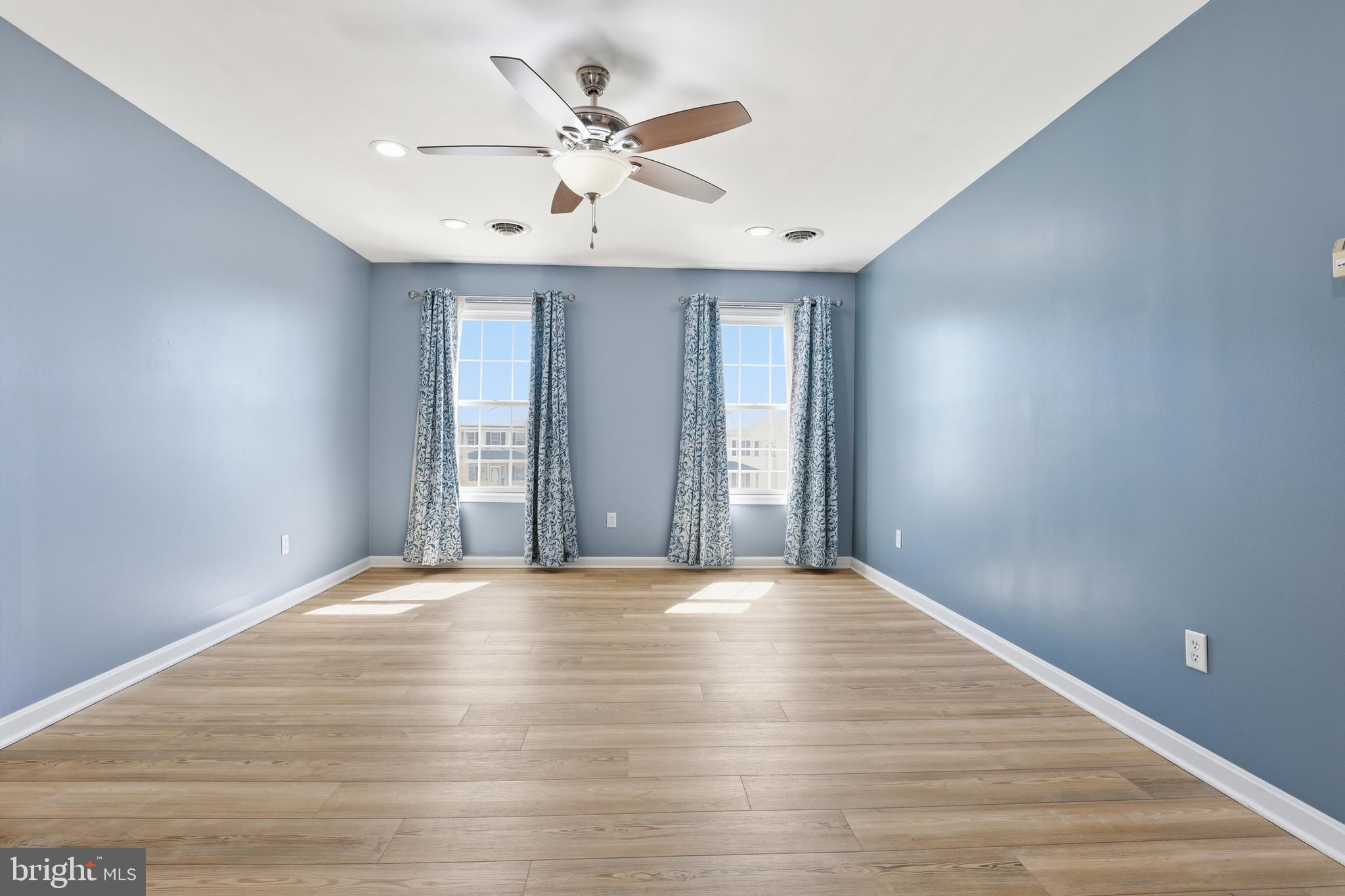 GRAND OAKS - Residential