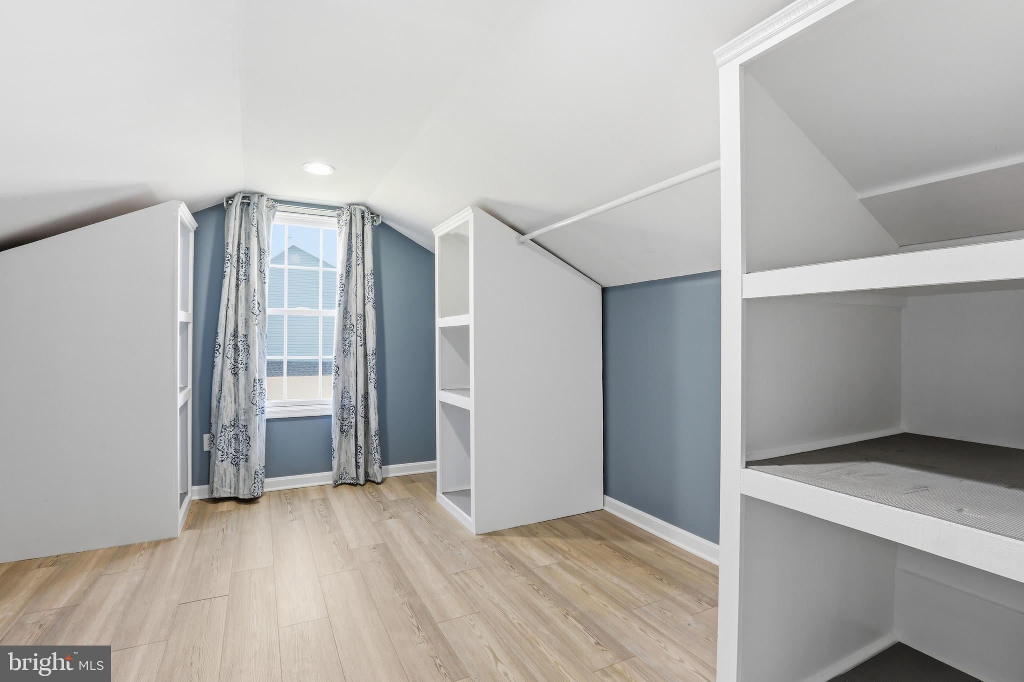 GRAND OAKS - Residential