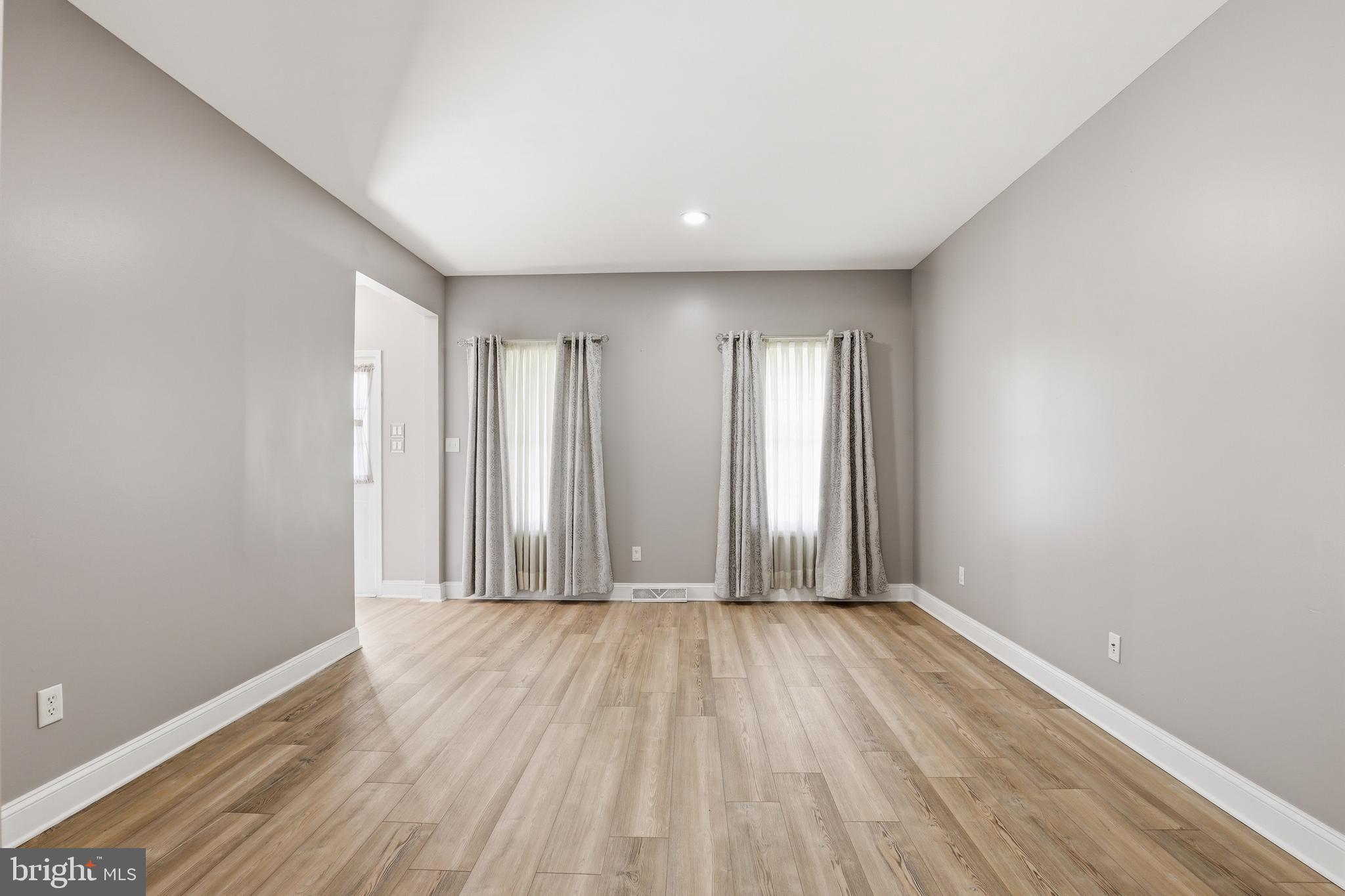 GRAND OAKS - Residential