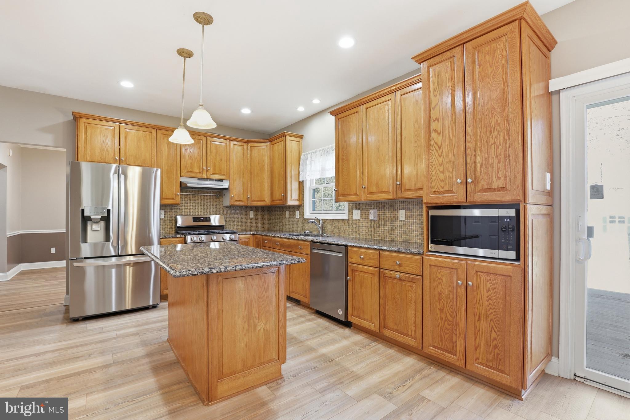 GRAND OAKS - Residential