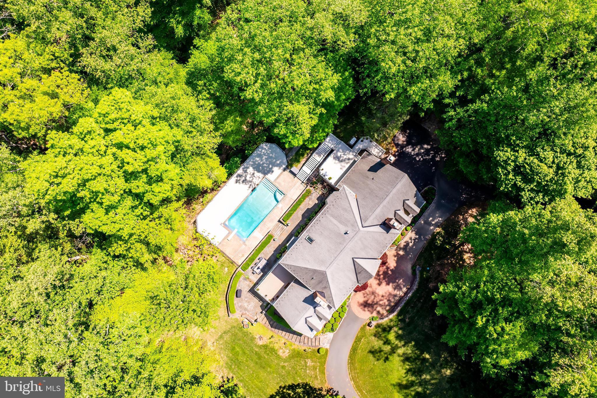 10112 HIGH HILL COURT