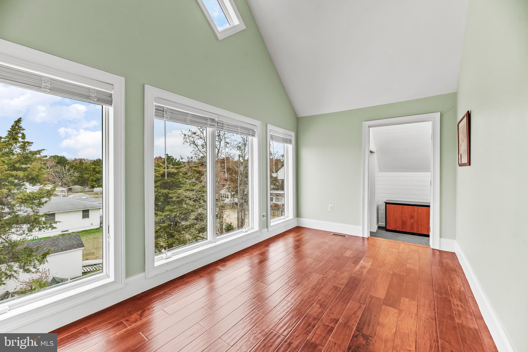 COVE POINT - Residential