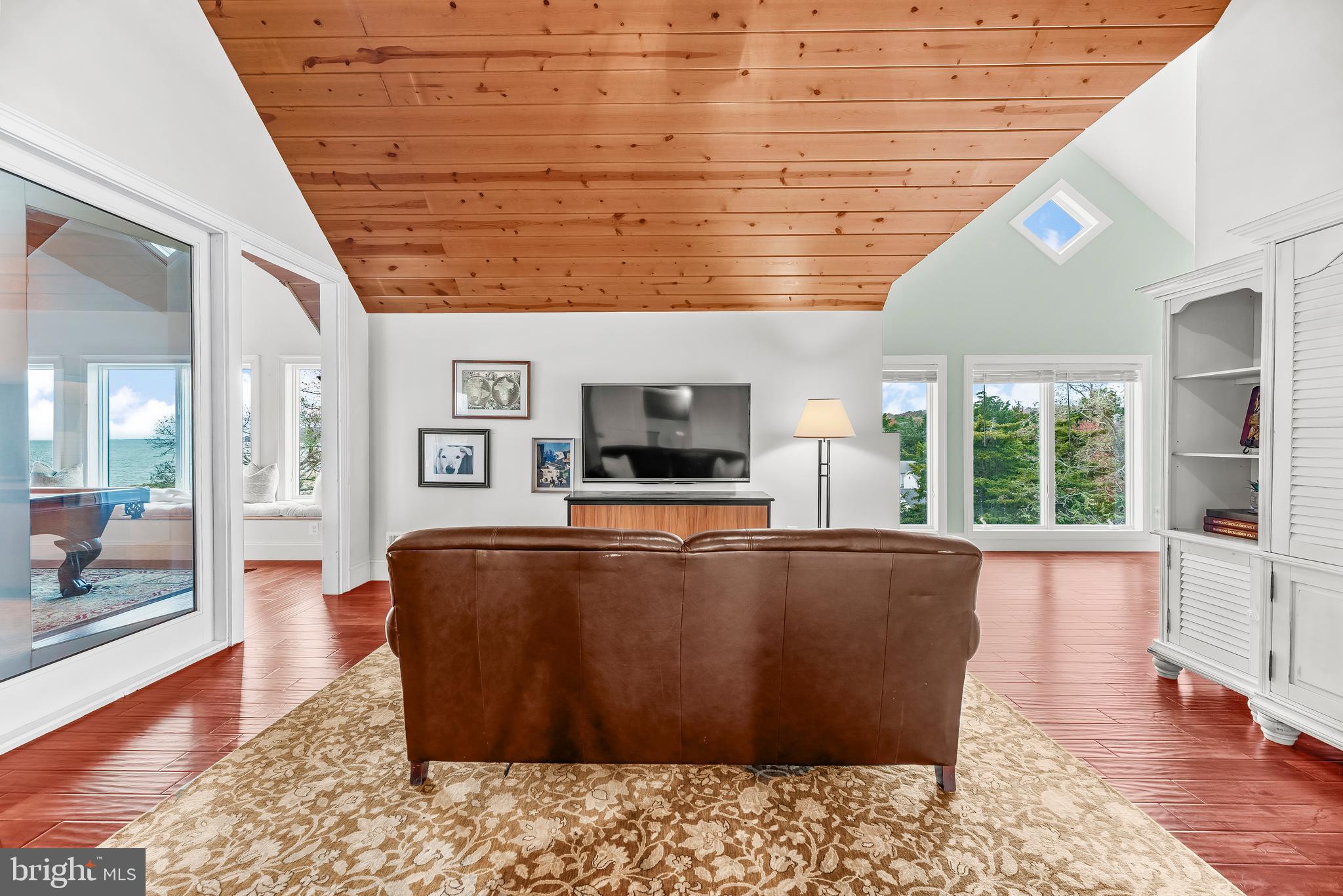 COVE POINT - Residential