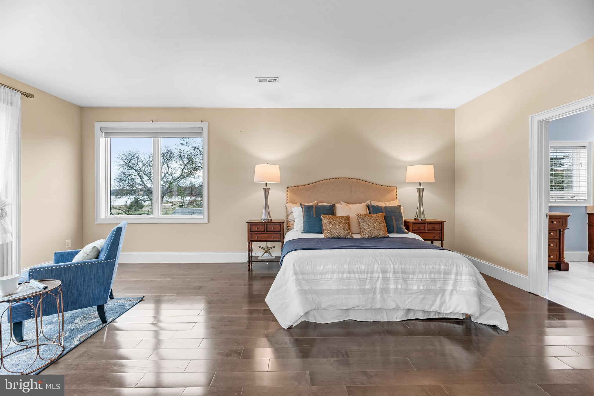 COVE POINT - Residential