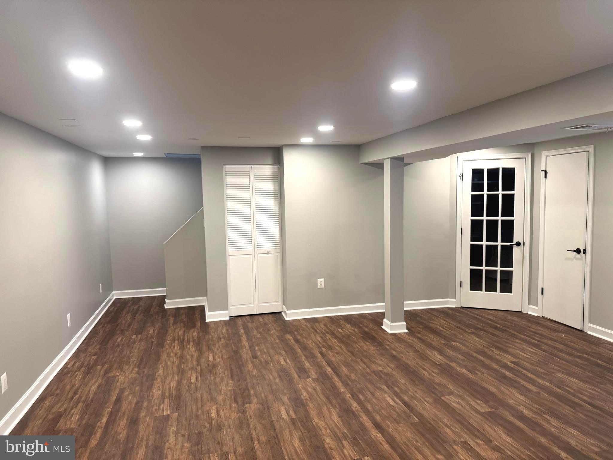 ROLLING VALLEY - Residential