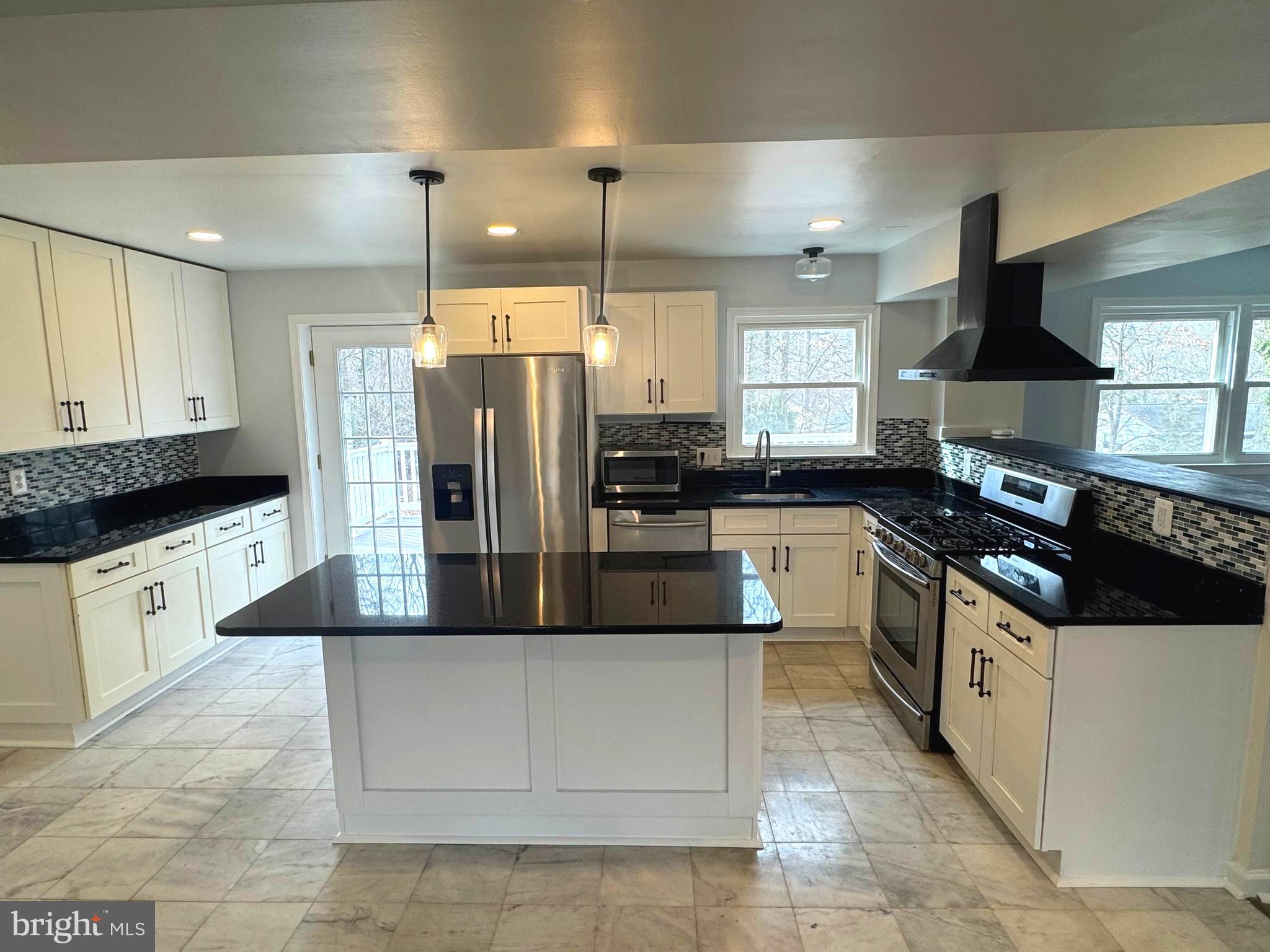 ROLLING VALLEY - Residential