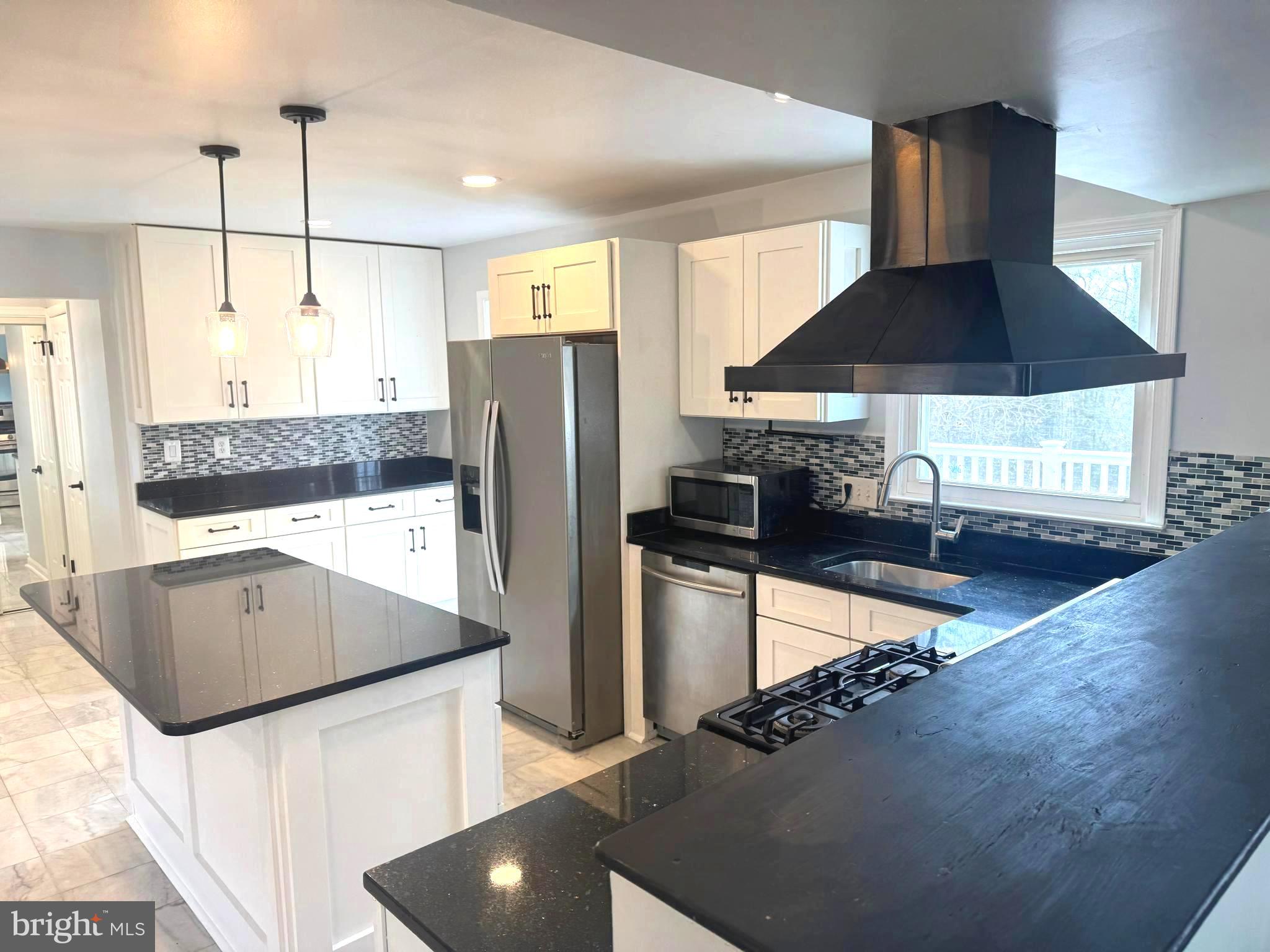 ROLLING VALLEY - Residential