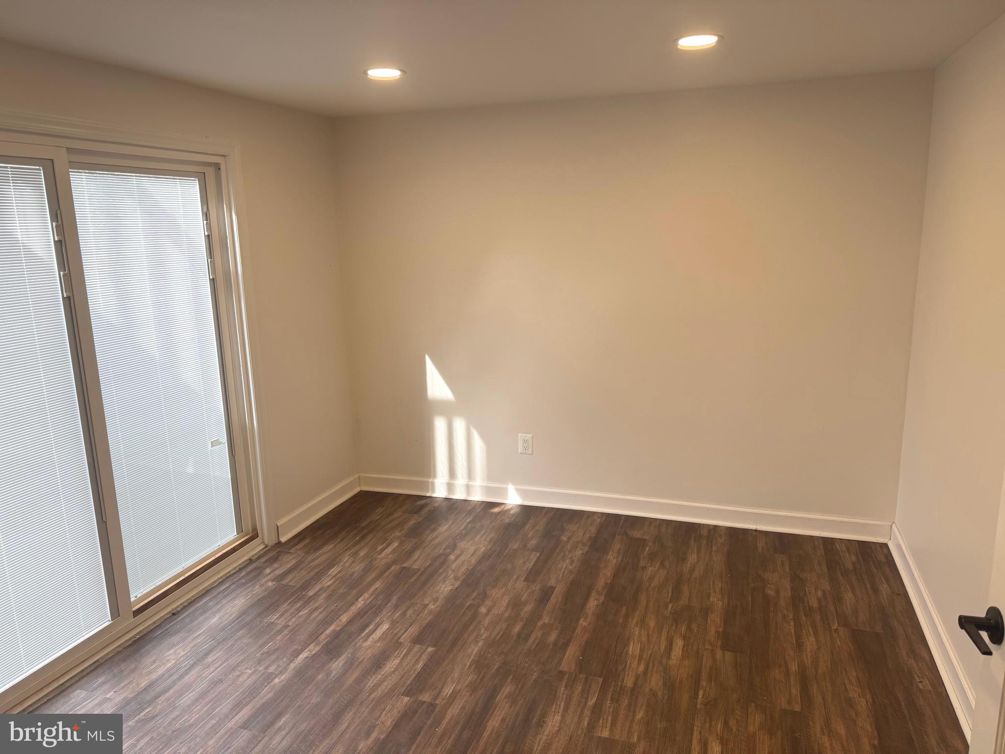 ROLLING VALLEY - Residential