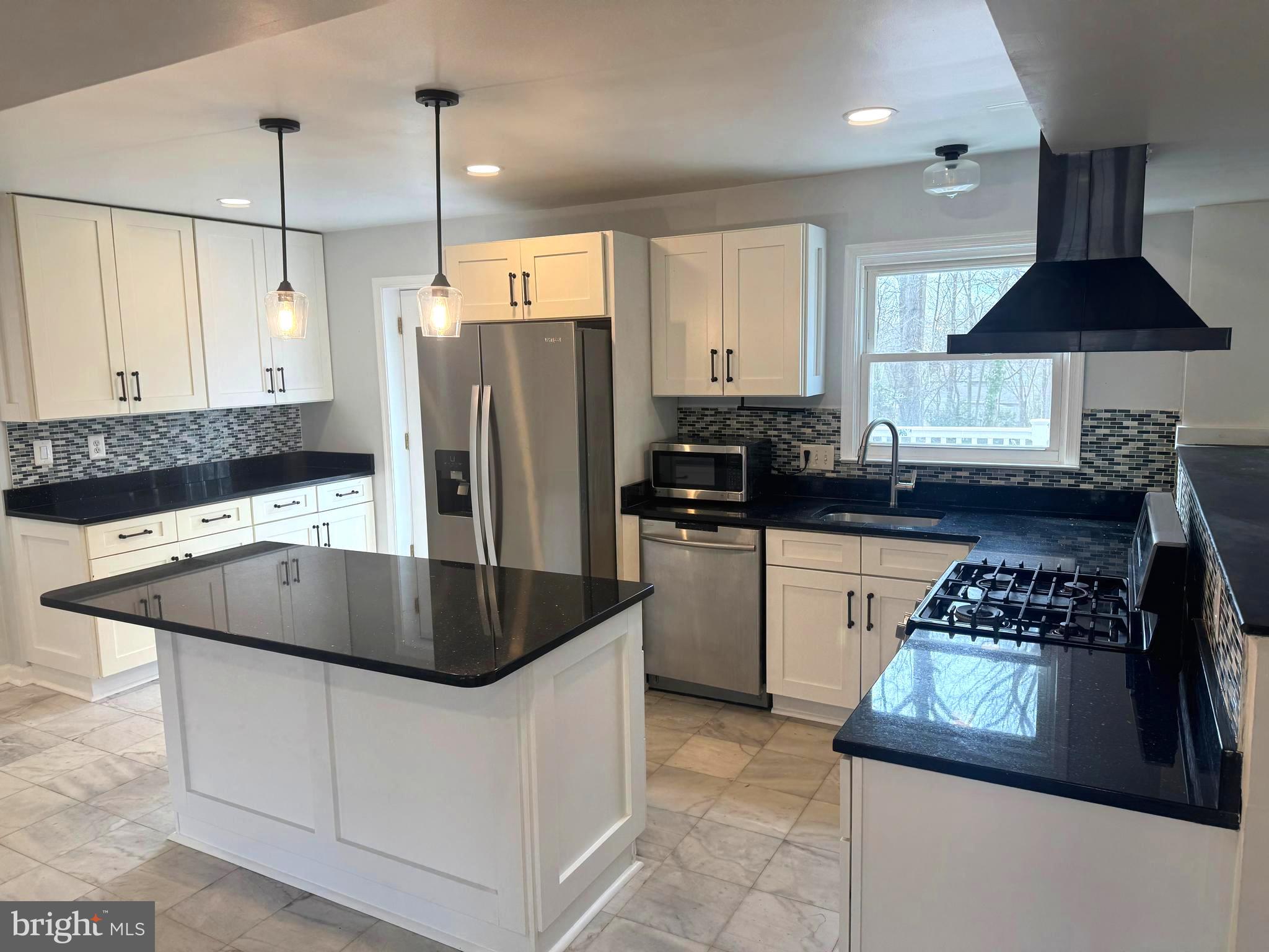 ROLLING VALLEY - Residential