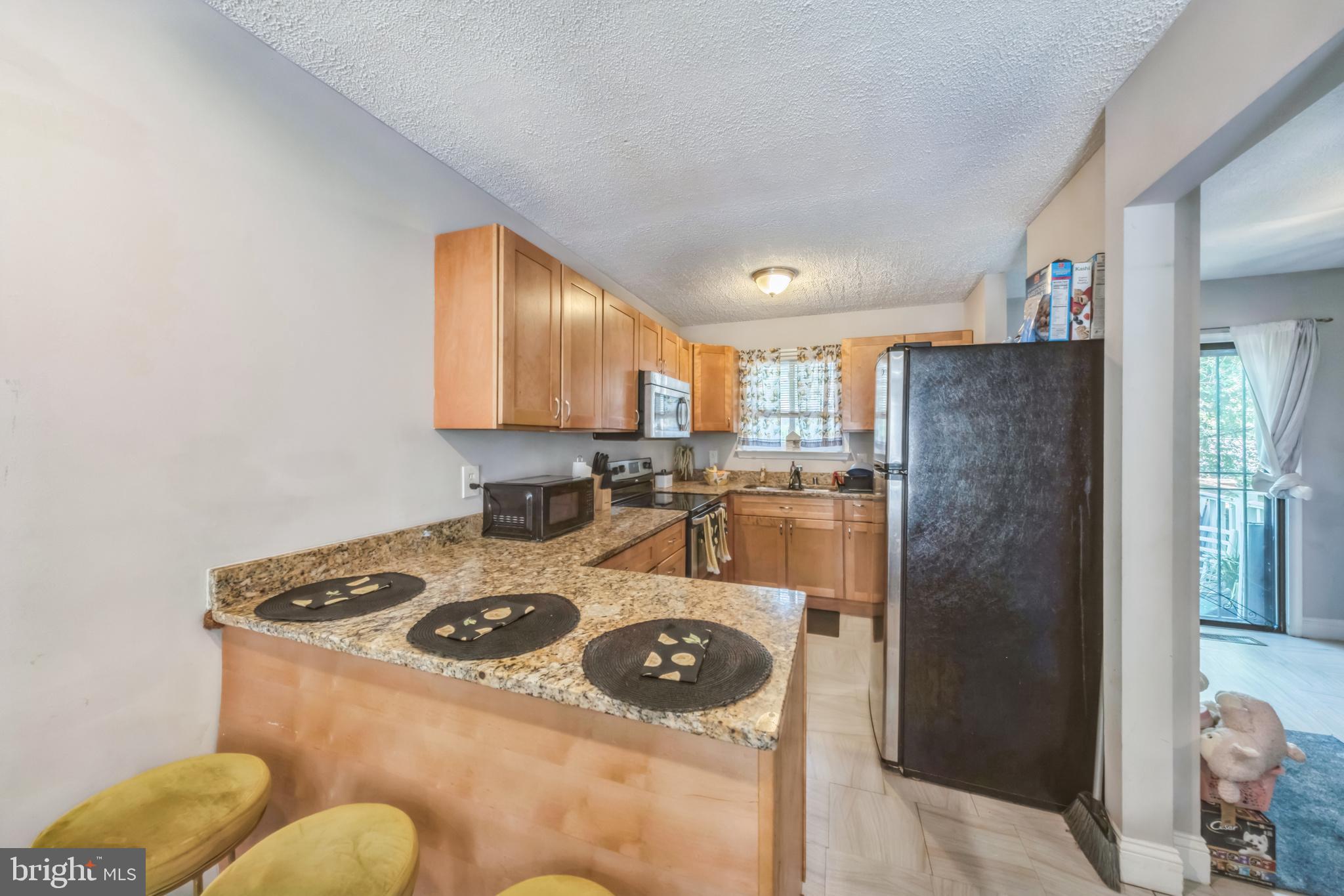 1142 BARNABY TERRACE SE