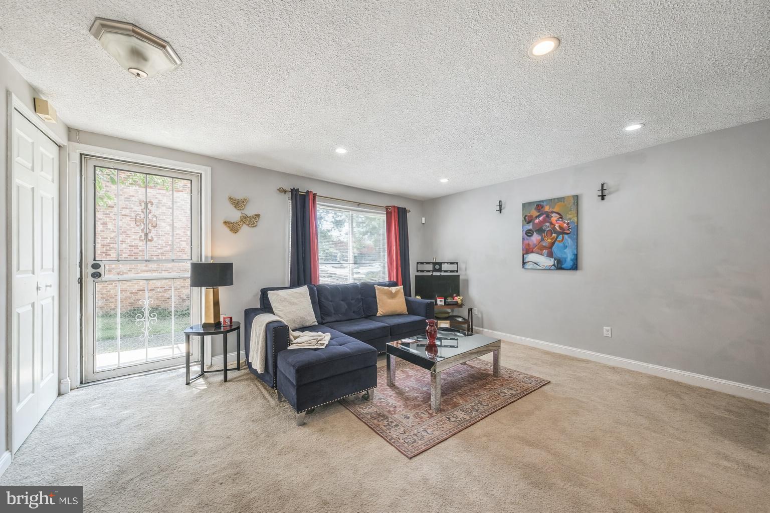 1142 BARNABY TERRACE SE