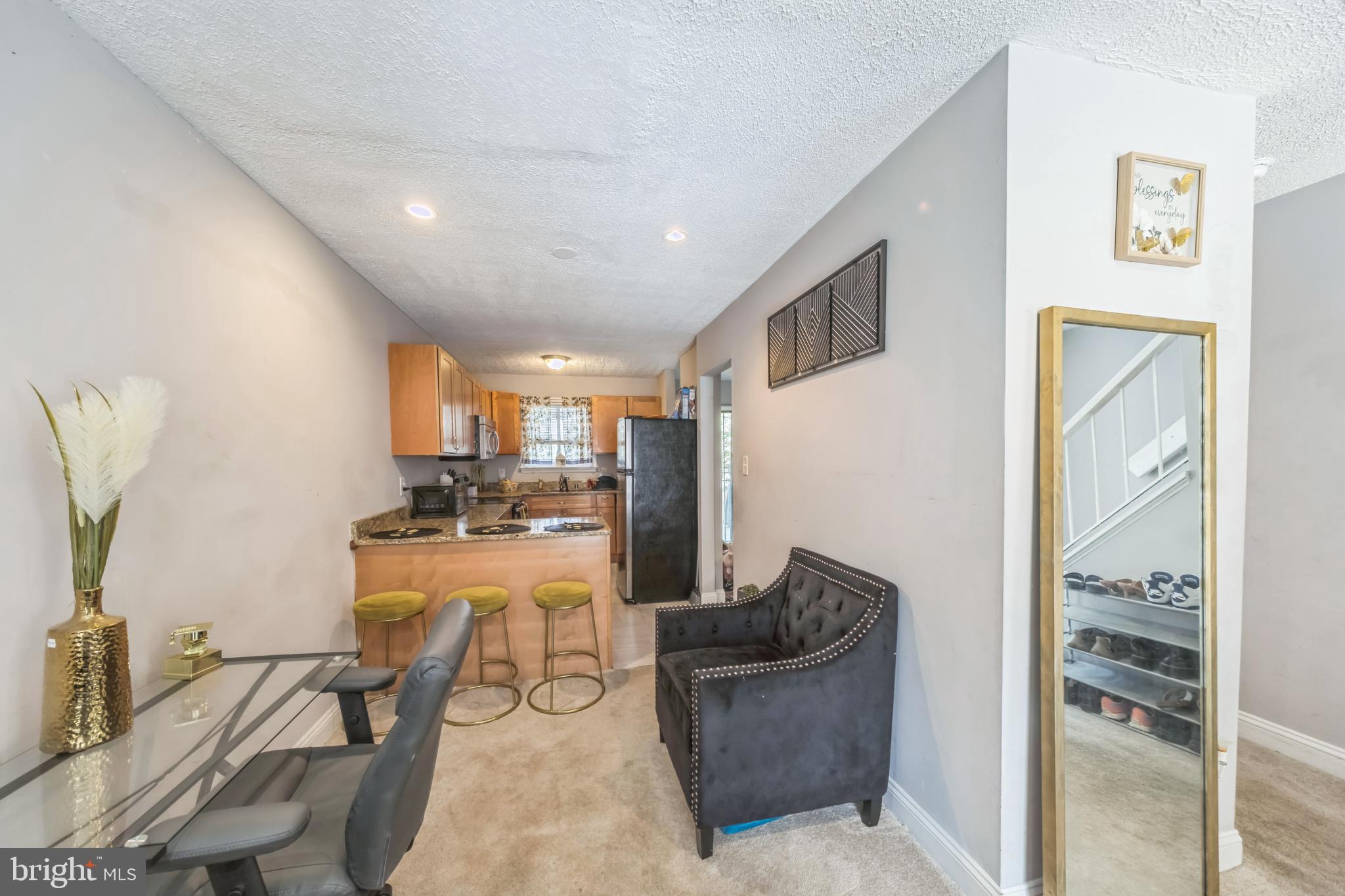 1142 BARNABY TERRACE SE