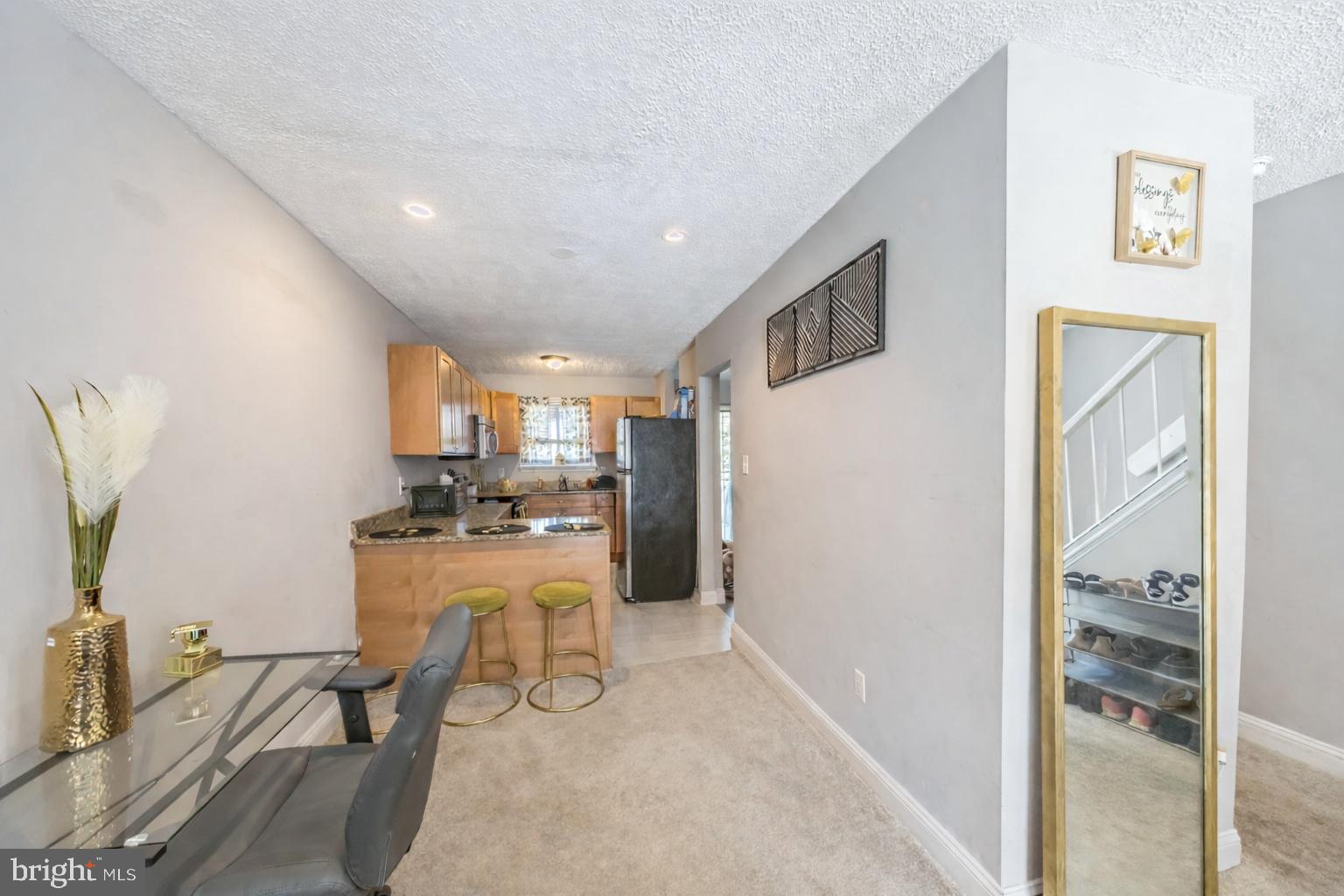 1142 BARNABY TERRACE SE