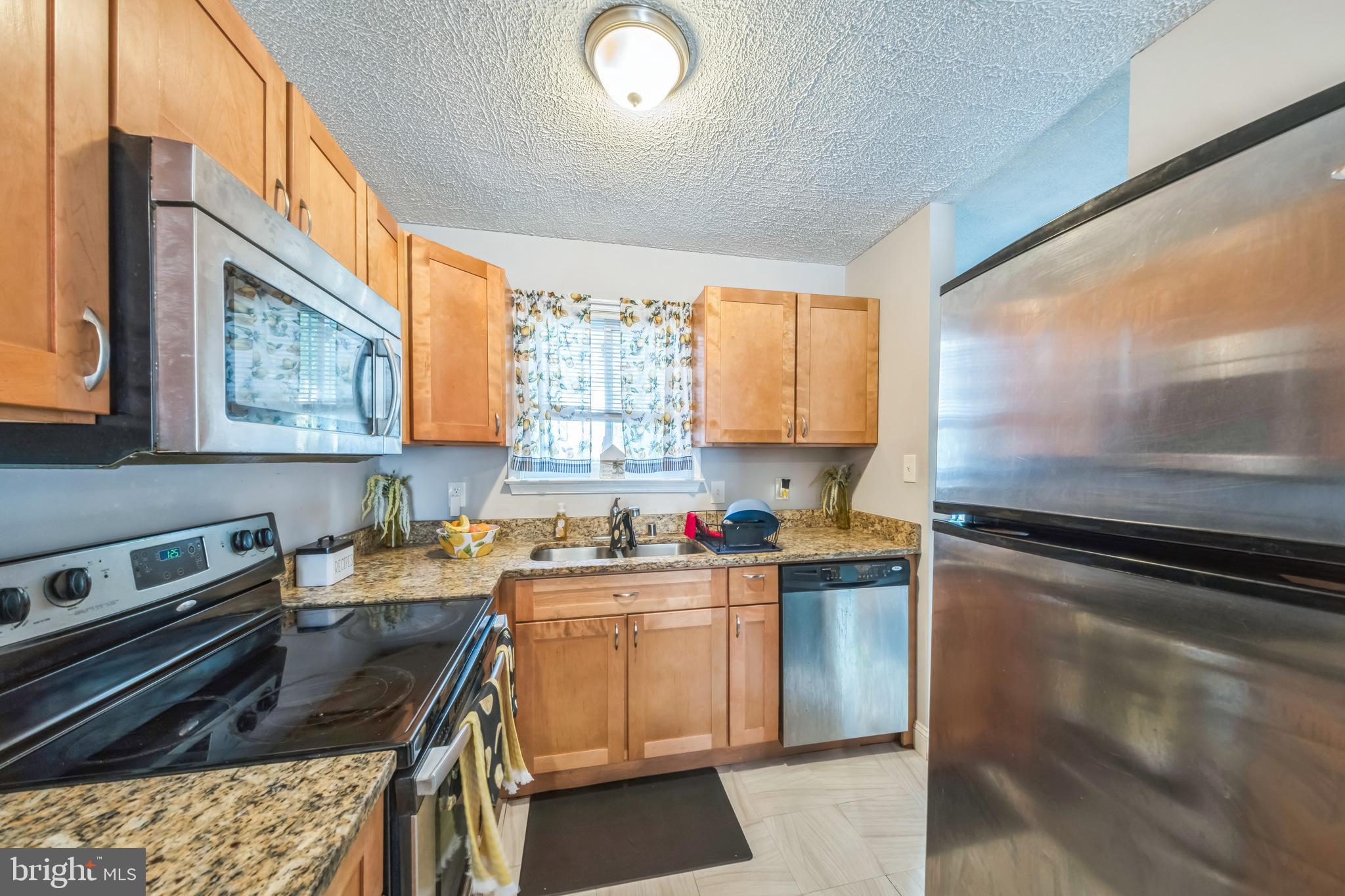 1142 BARNABY TERRACE SE