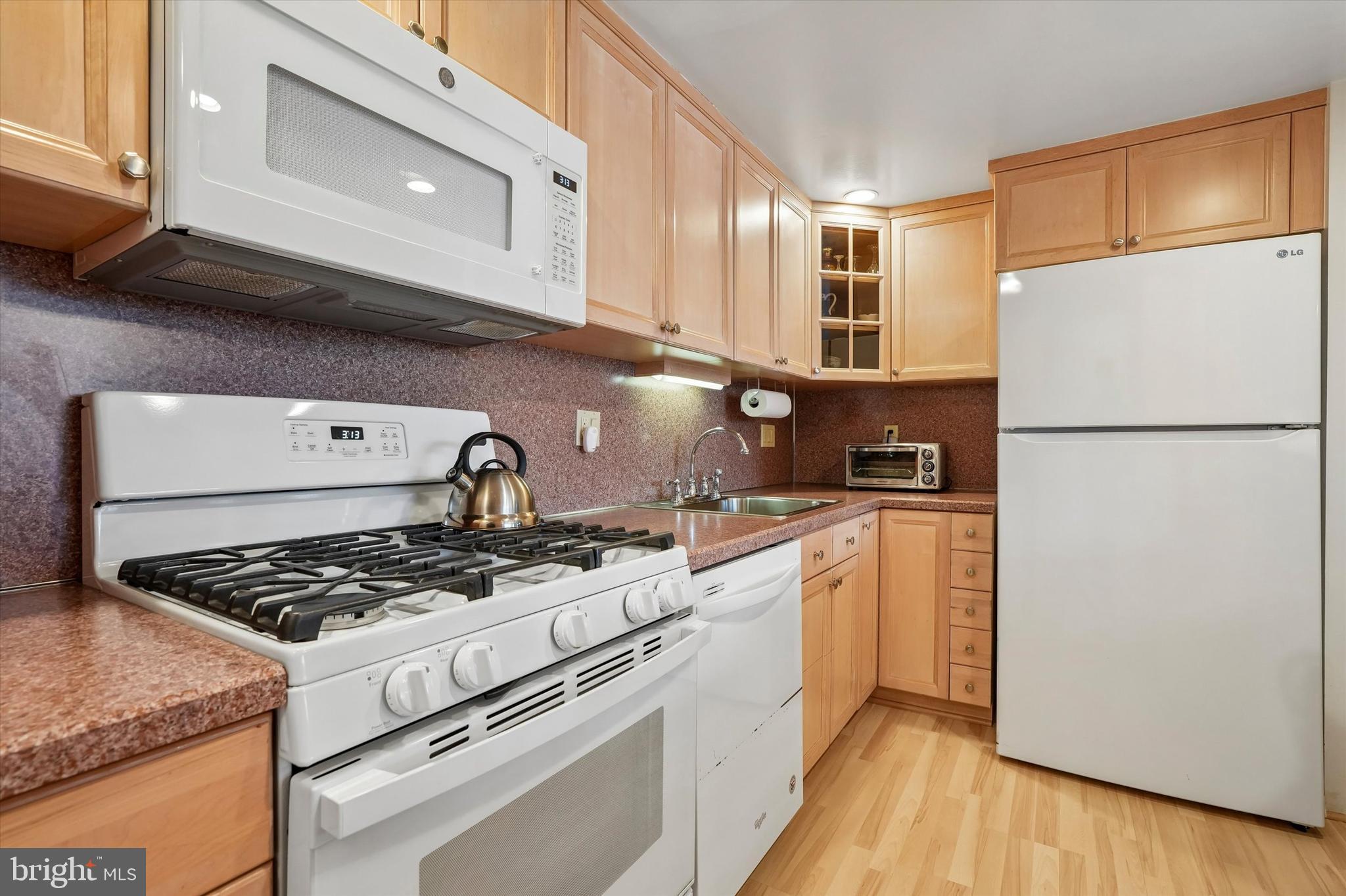 309 FLORENCE AVENUE 303-N