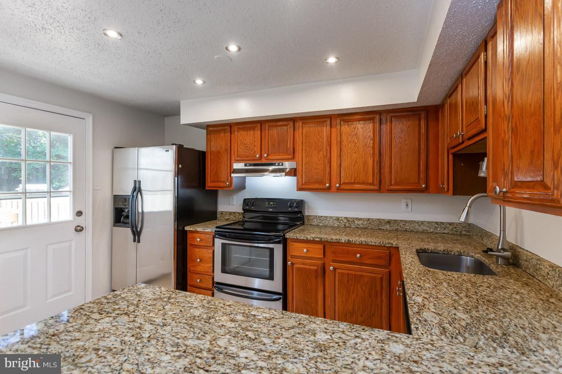 ROLLINGWOOD VILLAGE - Residential Lease