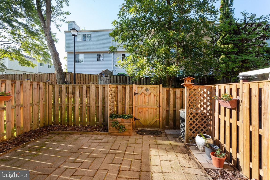 ROLLINGWOOD VILLAGE - Residential Lease