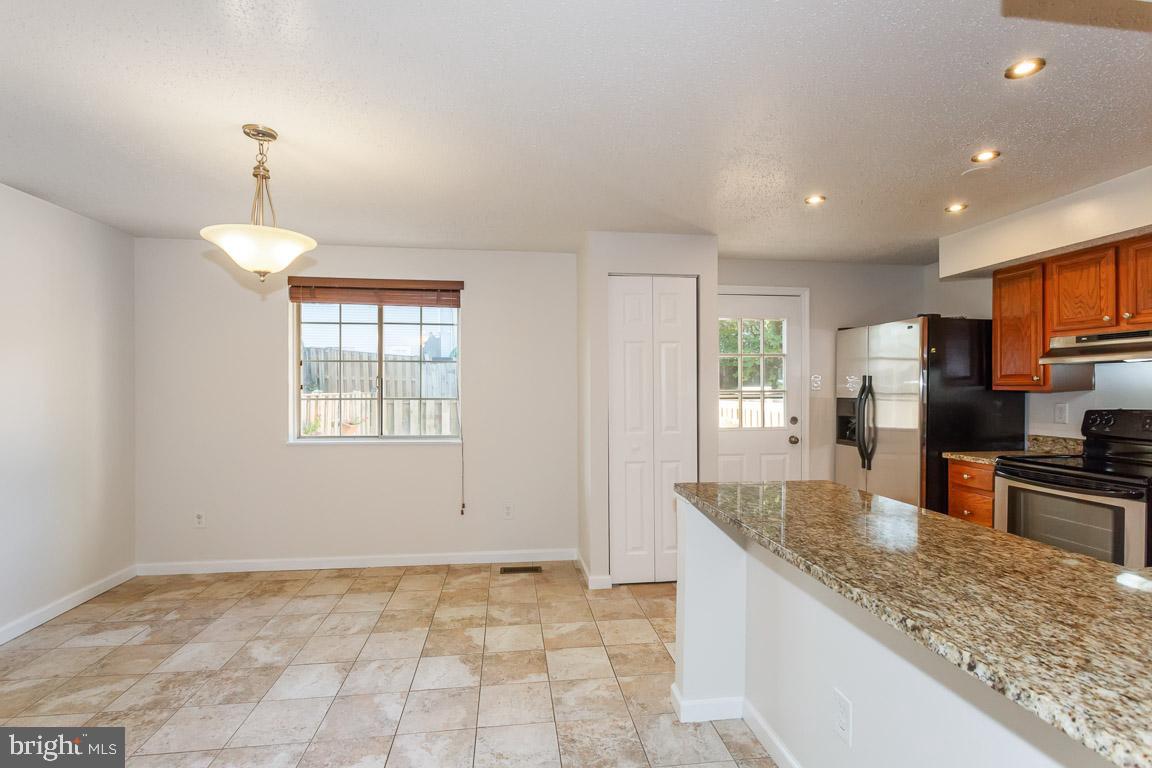 ROLLINGWOOD VILLAGE - Residential Lease