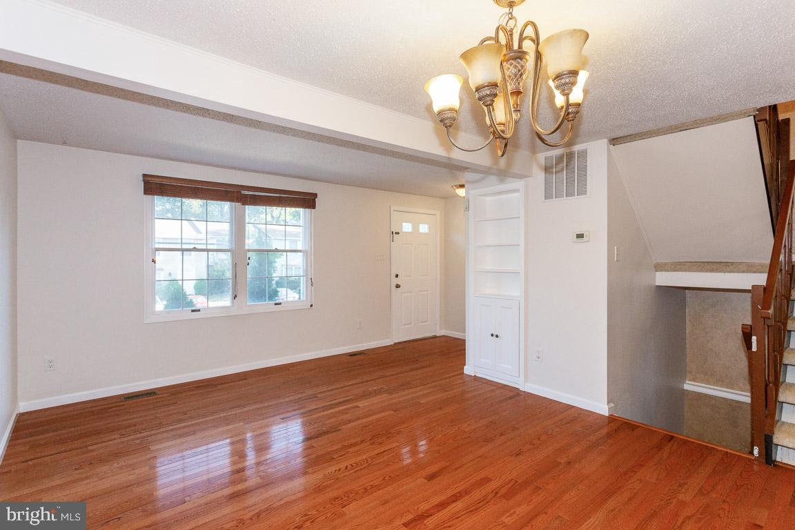 ROLLINGWOOD VILLAGE - Residential Lease