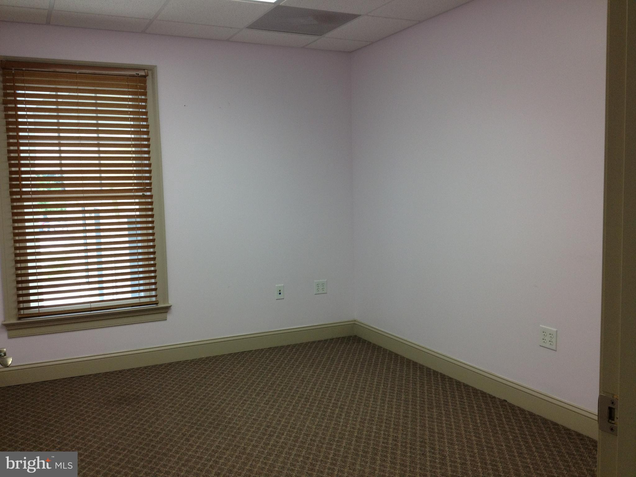 17527 NASSAU COMMONS BOULEVARD 101